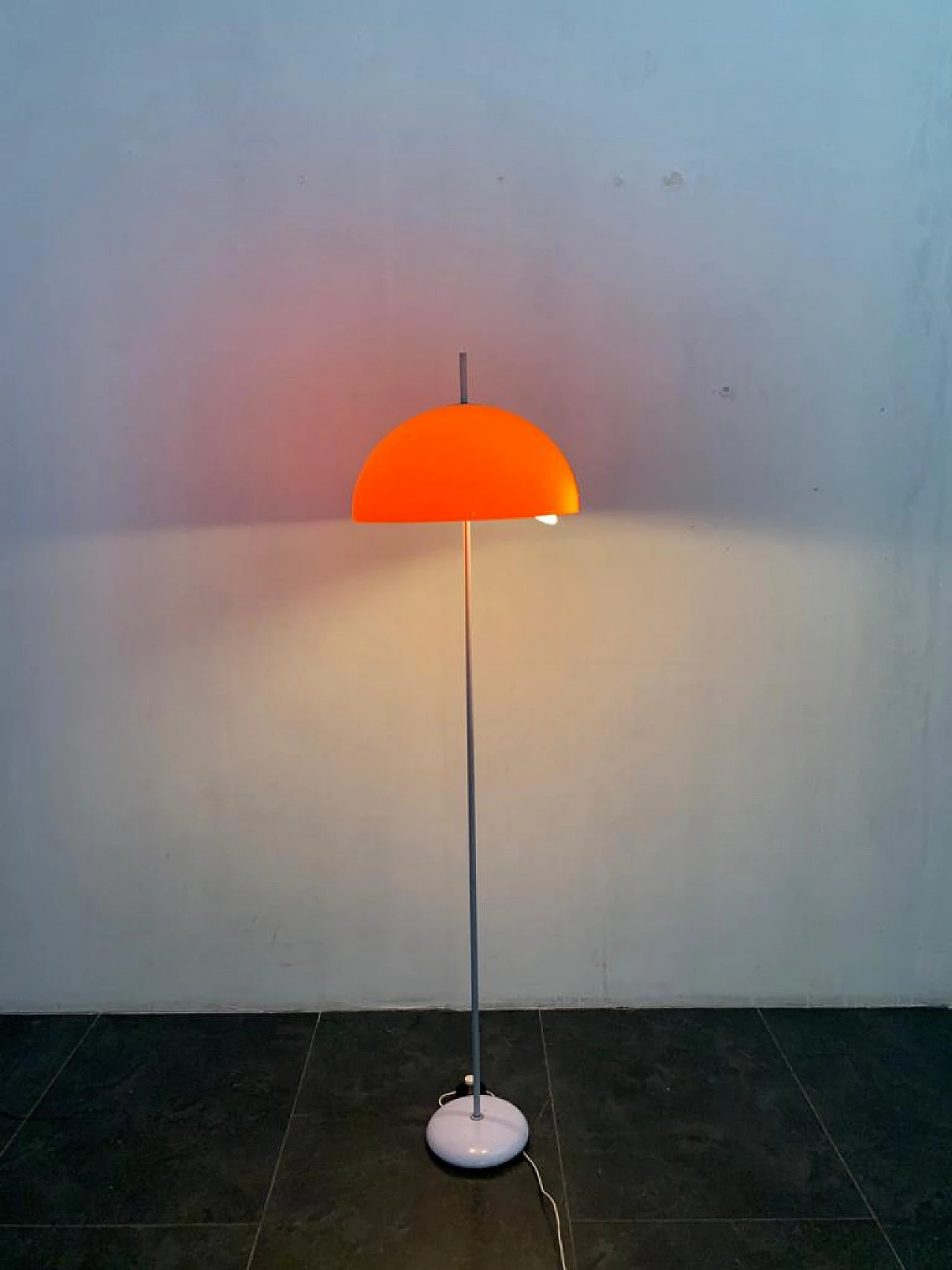 Floor lamp in metal and plastic, 70s 1190565