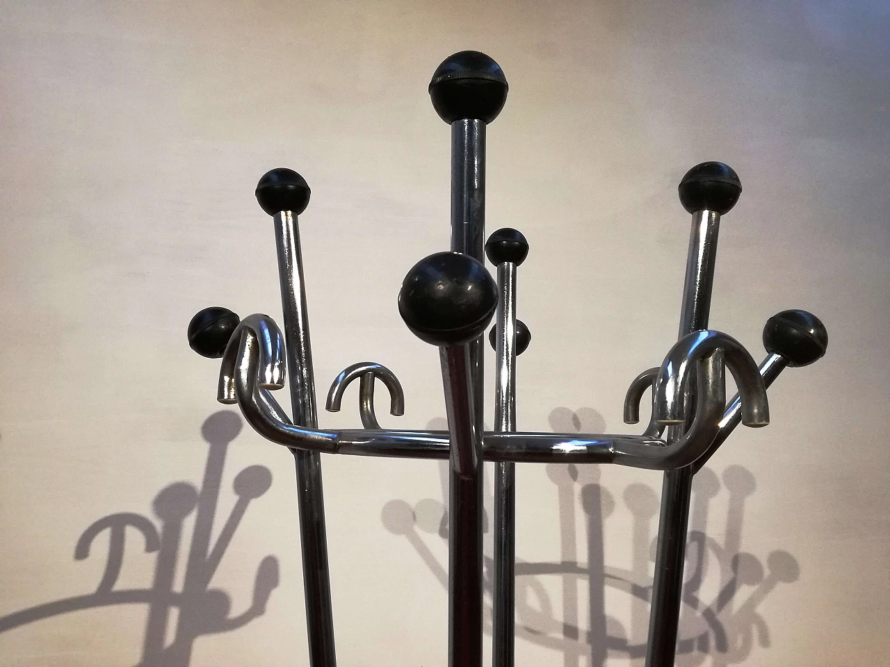 Appendiabiti a stelo in metallo, anni '60 1190754