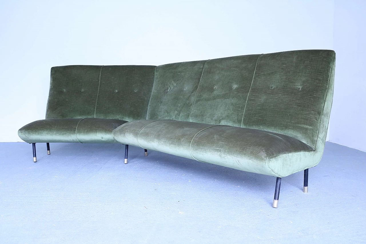 Green velvet sofa, 1950s 1191012