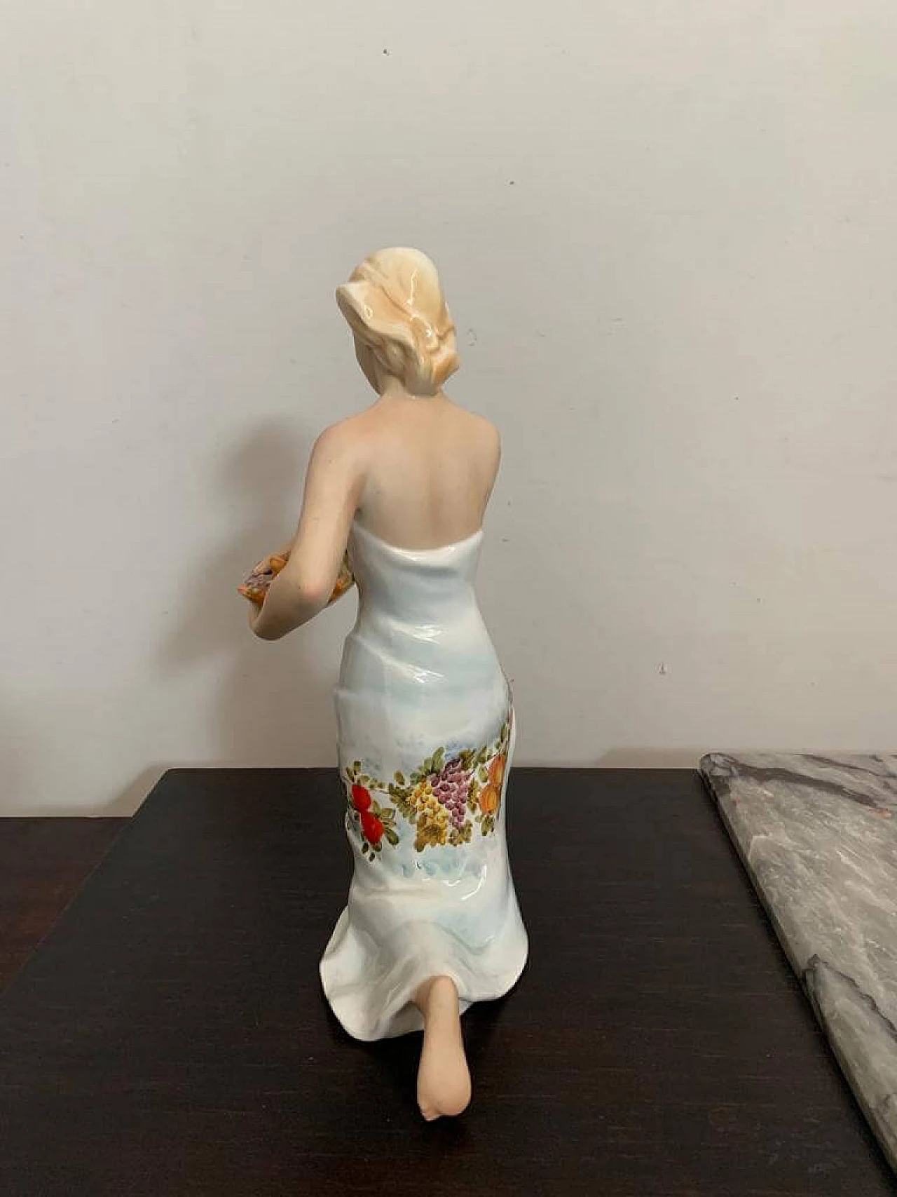 Ceramic sculpture of a woman carrying a basket of fruit by Favaro Cecchetto, 50s 1191223