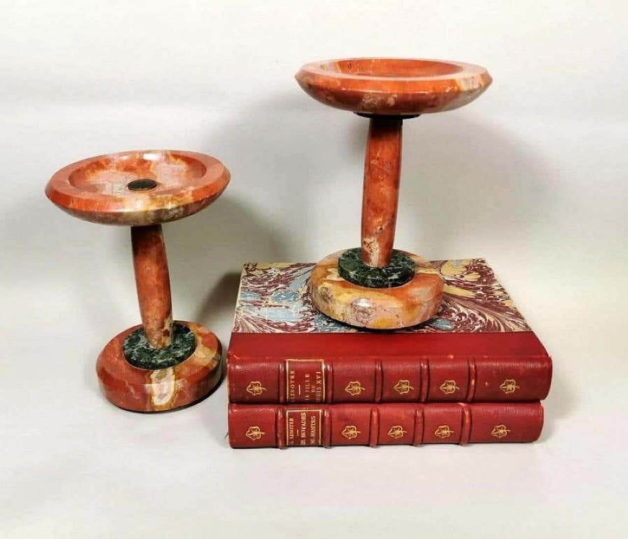 Pair of Napoleon III marble cassolettes, 19th century 1192288
