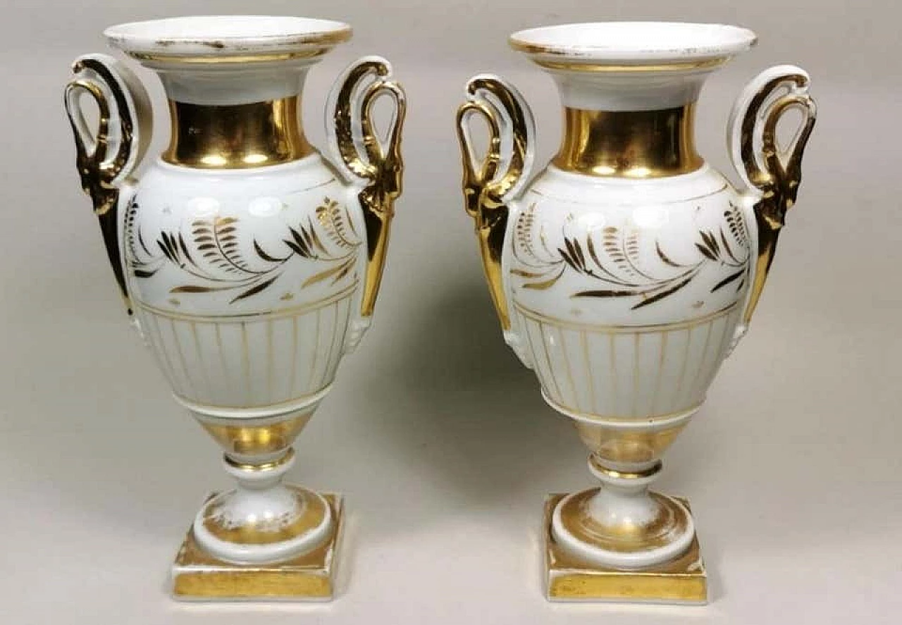 Pair of hand painted Napoleon III vases in porcelain de Paris, 19th century 1192320