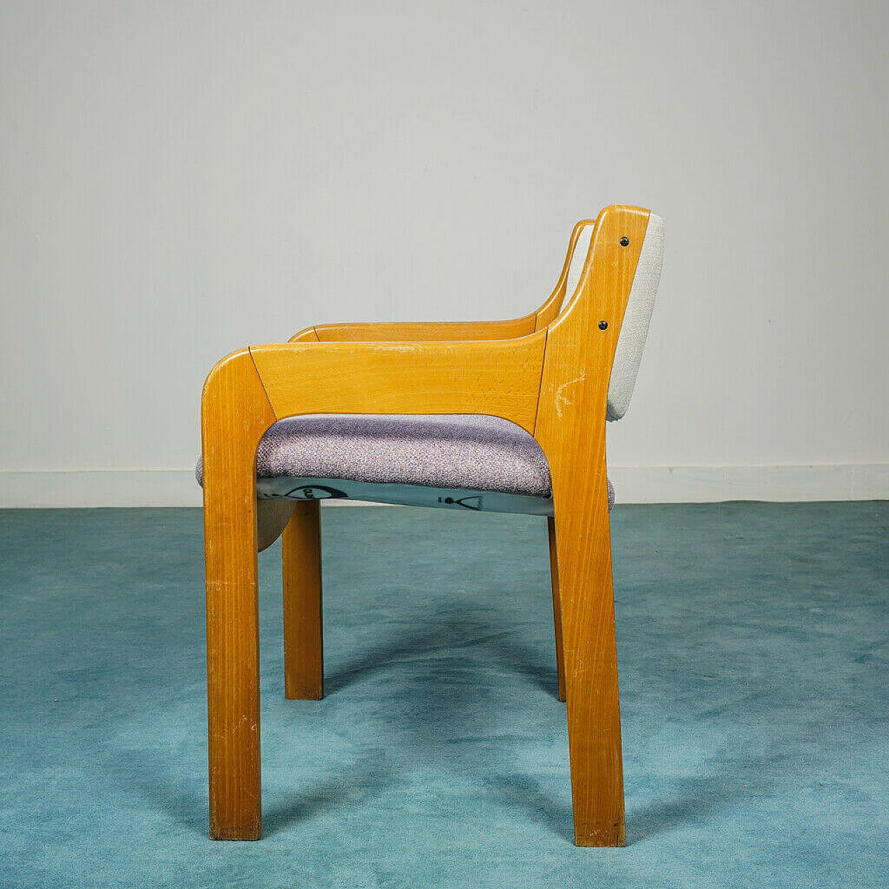 Coppia di sedie in legno e tessuto lilla, anni '70 1192492