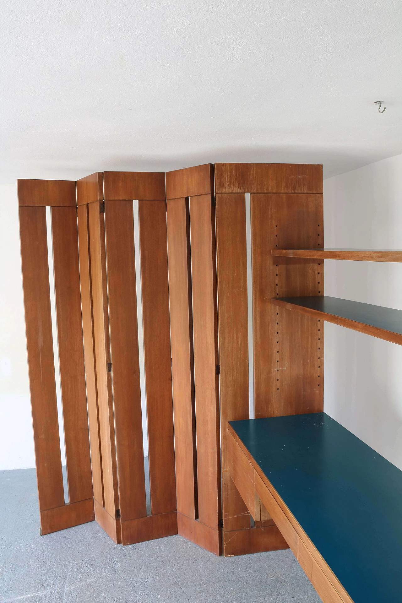 Mobile libreria con scrivania e separè in legno di noce, anni '60 1192919