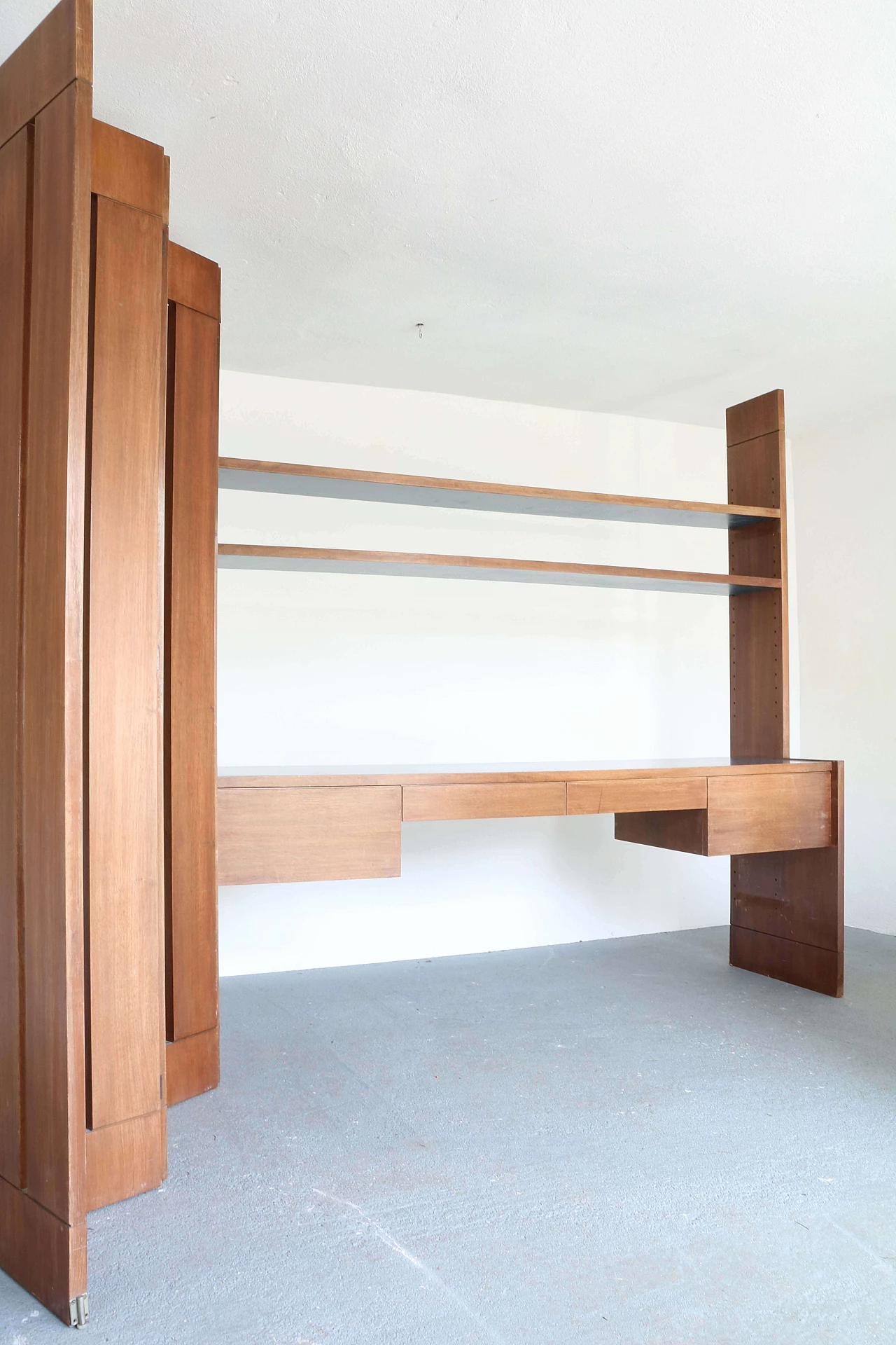 Mobile libreria con scrivania e separè in legno di noce, anni '60 1192923