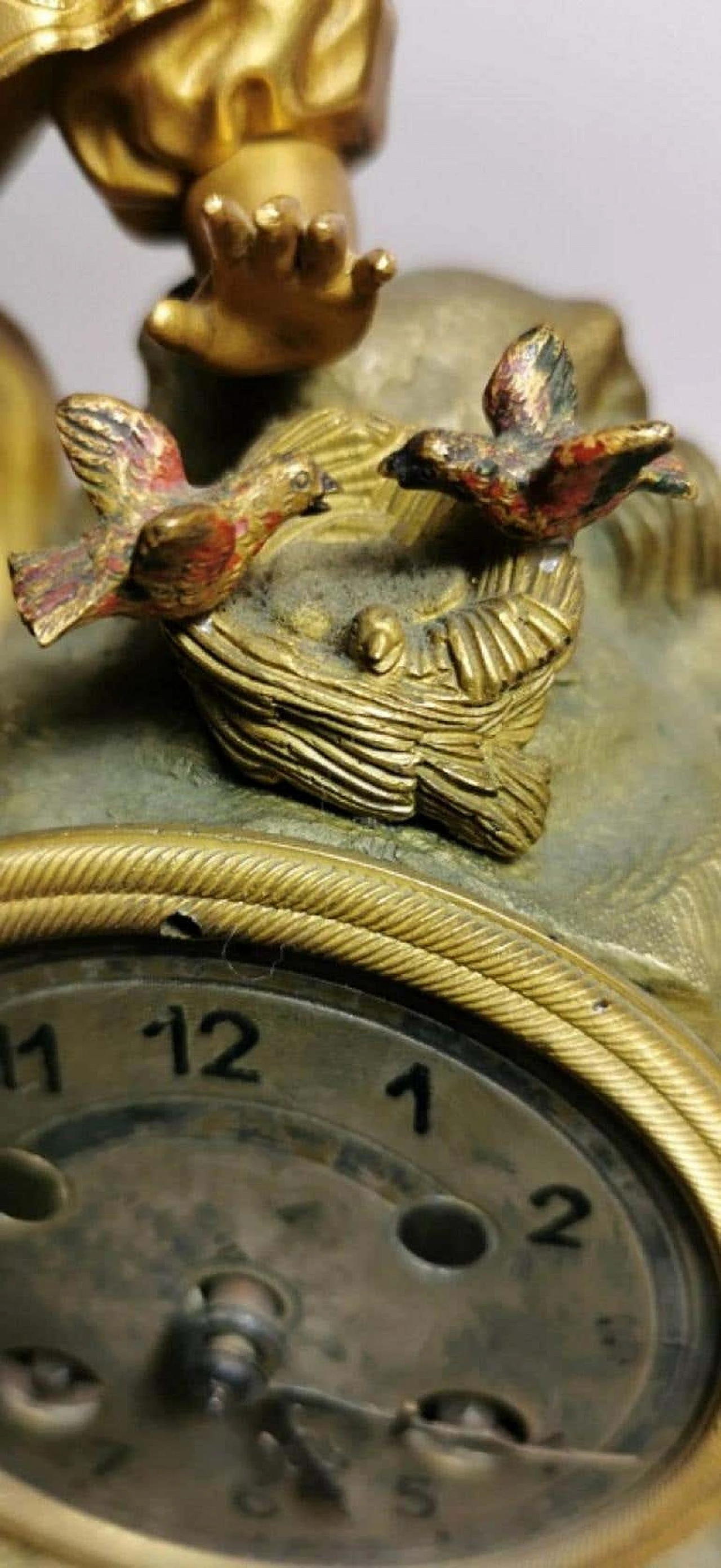 Orologio da camino in stile Luigi XVI in bronzo dorato 1193537