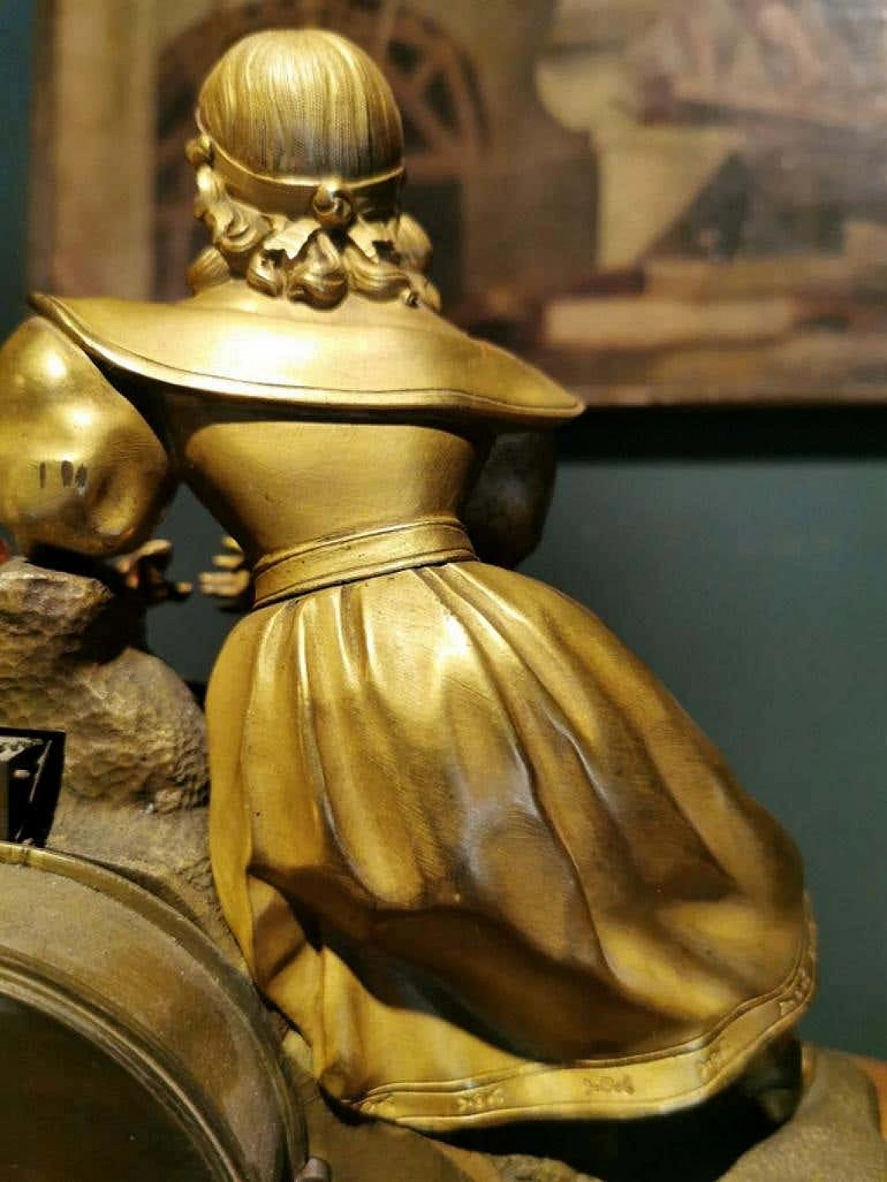Orologio da camino in stile Luigi XVI in bronzo dorato 1193542