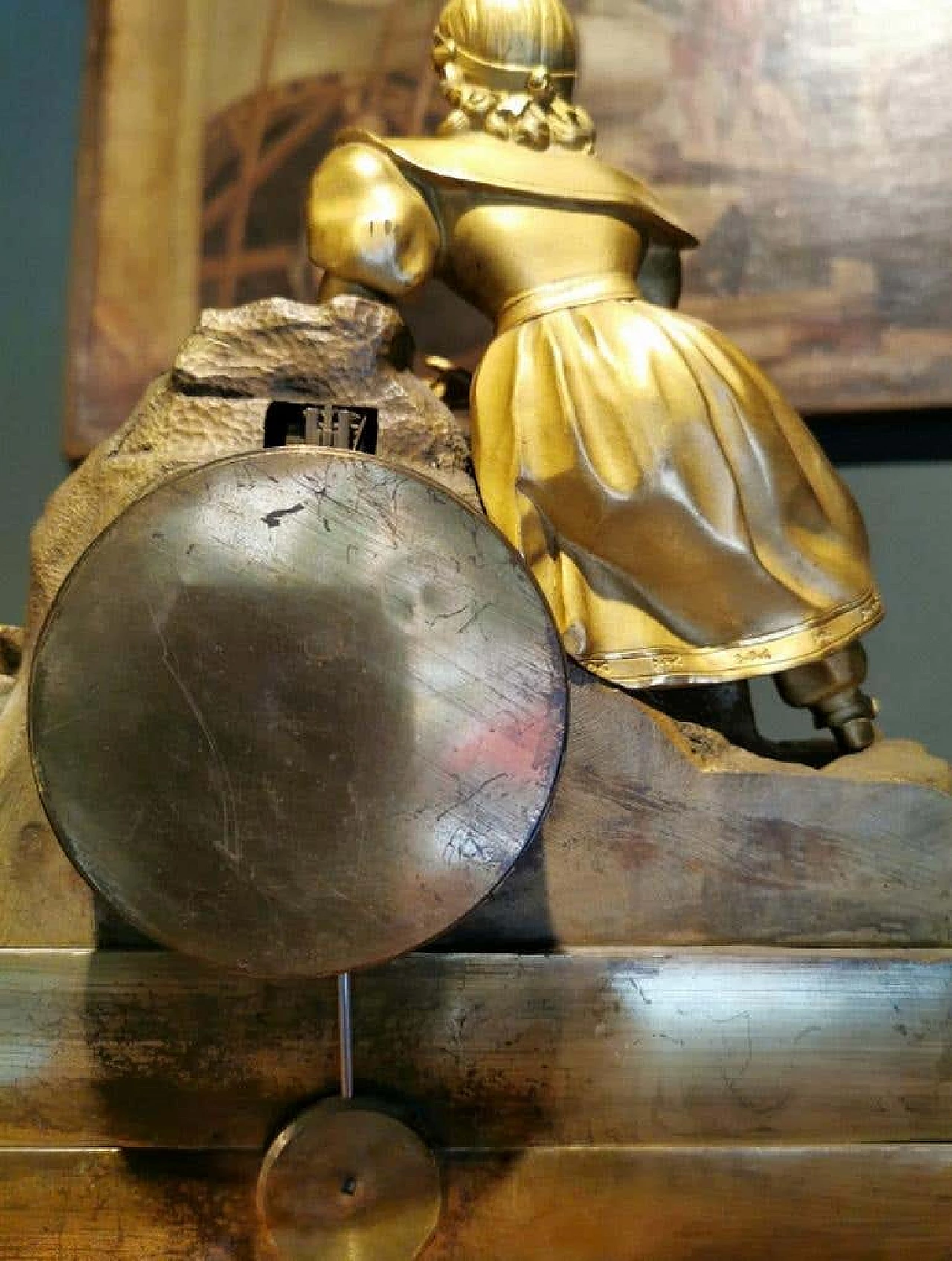 Orologio da camino in stile Luigi XVI in bronzo dorato 1193543