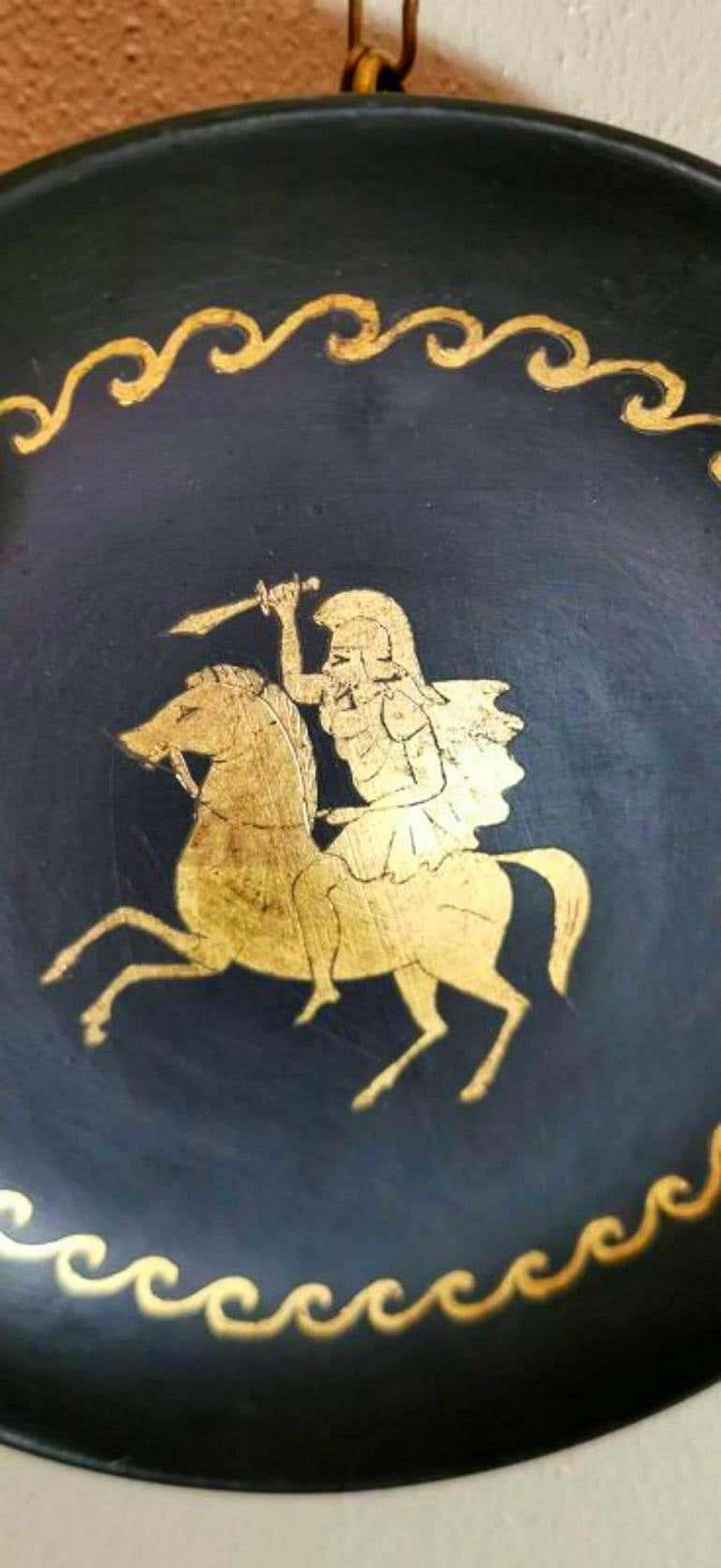 Coppia di piattini in ceramica Bucchero con decorazione in foglia d'oro di Carlo Alberto Rossi, anni '50 1193704