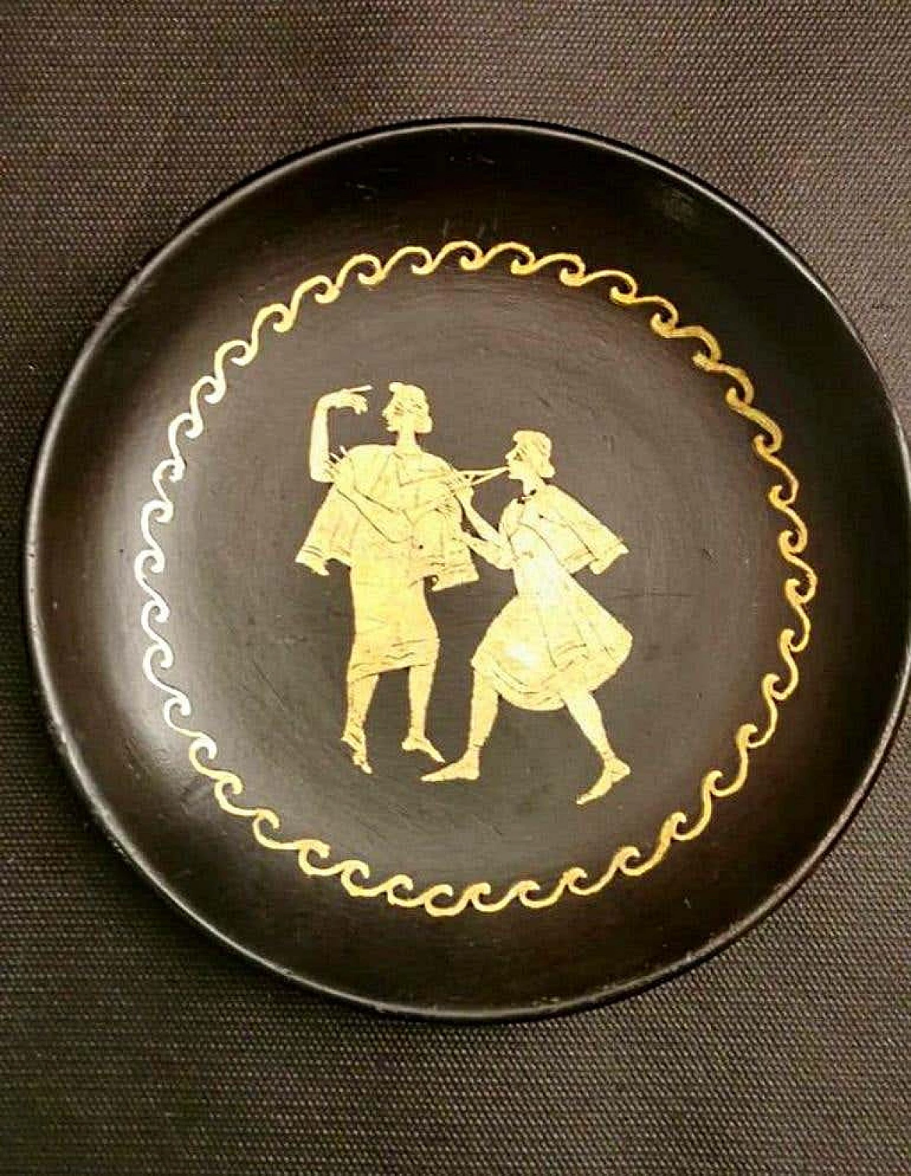 Coppia di piattini in ceramica Bucchero con decorazione in foglia d'oro di Carlo Alberto Rossi, anni '50 1193706
