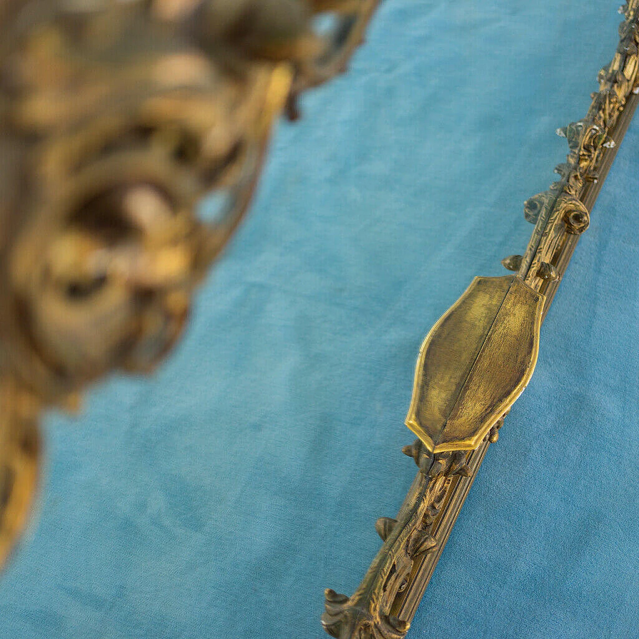 Specchio a parete in legno dorato, anni '50 1193813