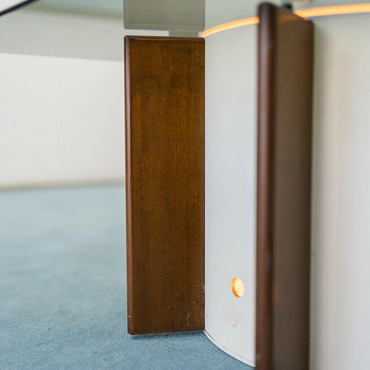 Luminous coffee table in wood and glass, 1970s 1194178