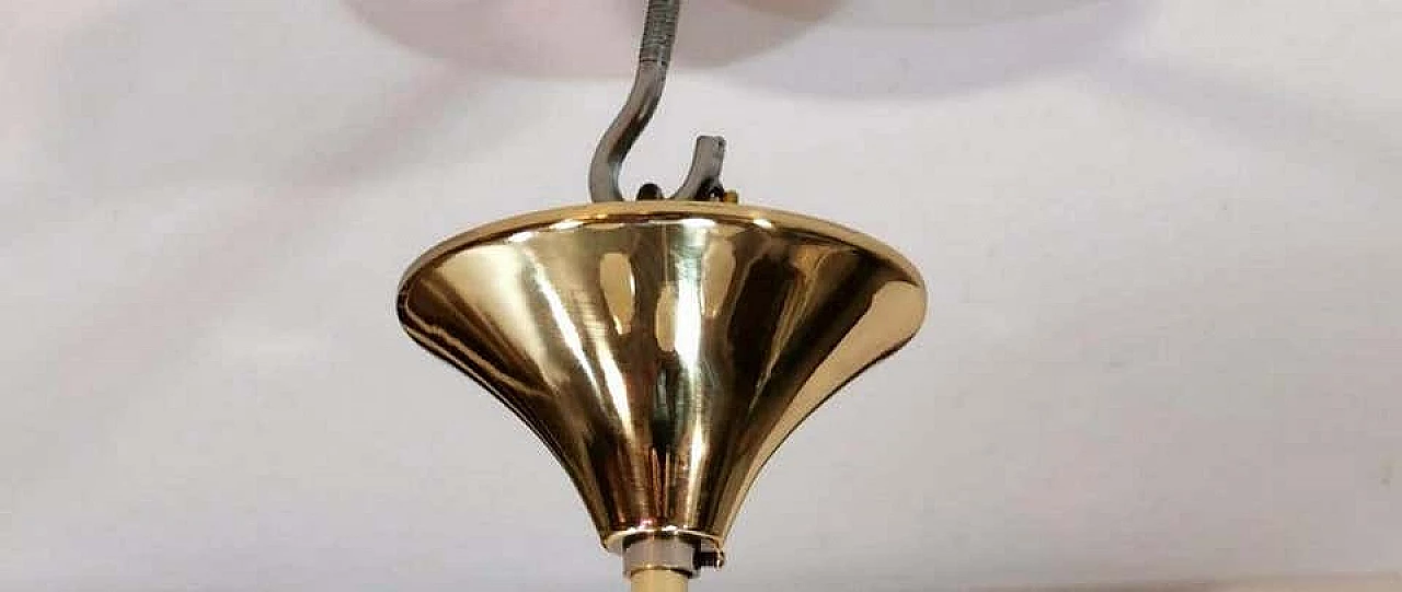 Lampadario Stilnovo in ottone e vetro opalino, anni '60 1194468