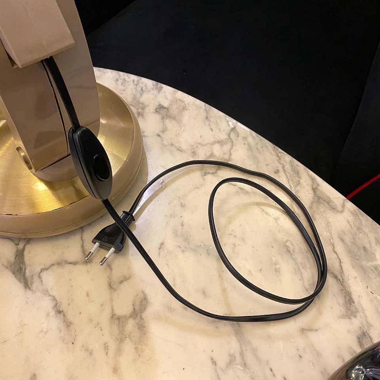 Lampada da scrivania in stile Arredoluce in plastica e ottone, anni '60 1194624