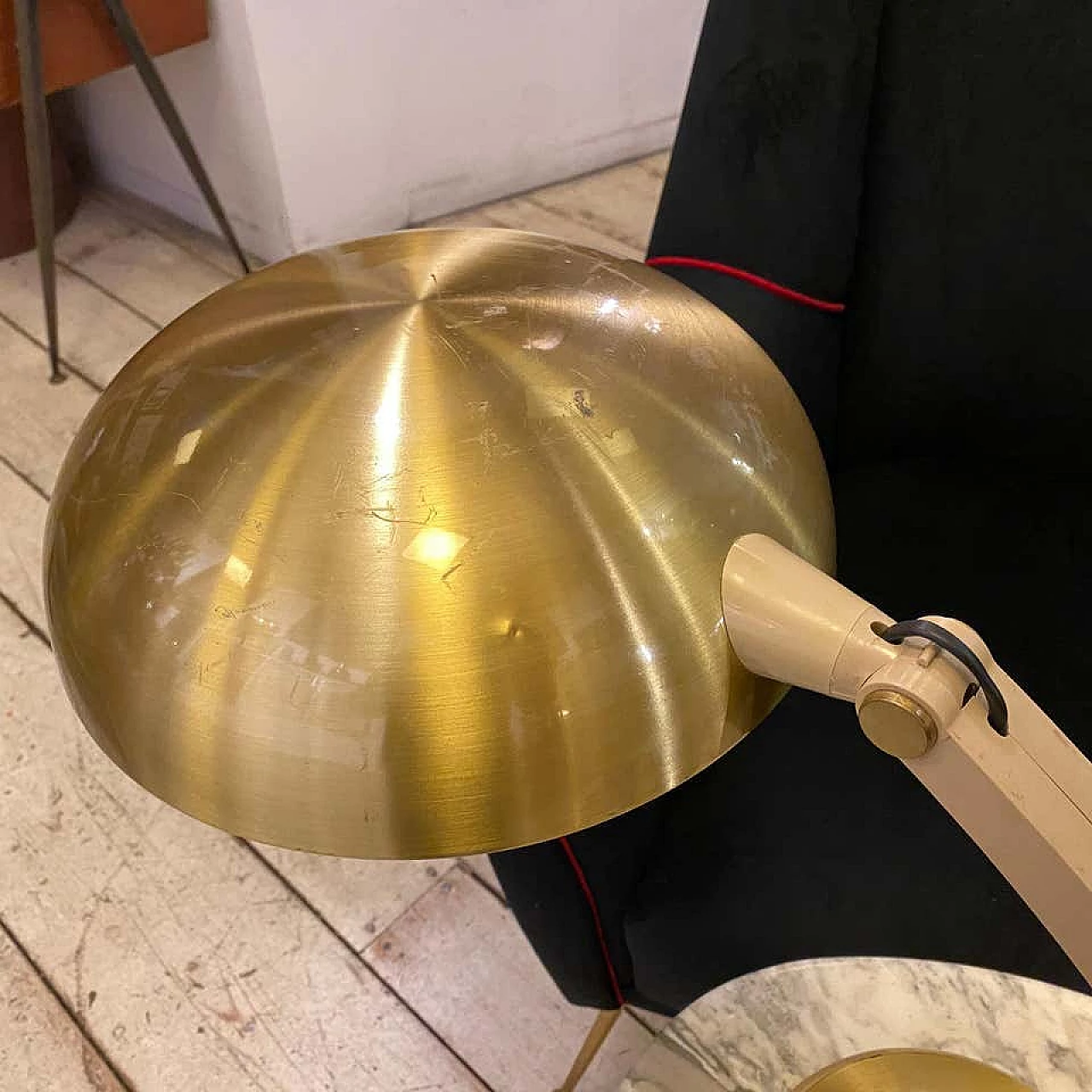 Lampada da scrivania in stile Arredoluce in plastica e ottone, anni '60 1194629