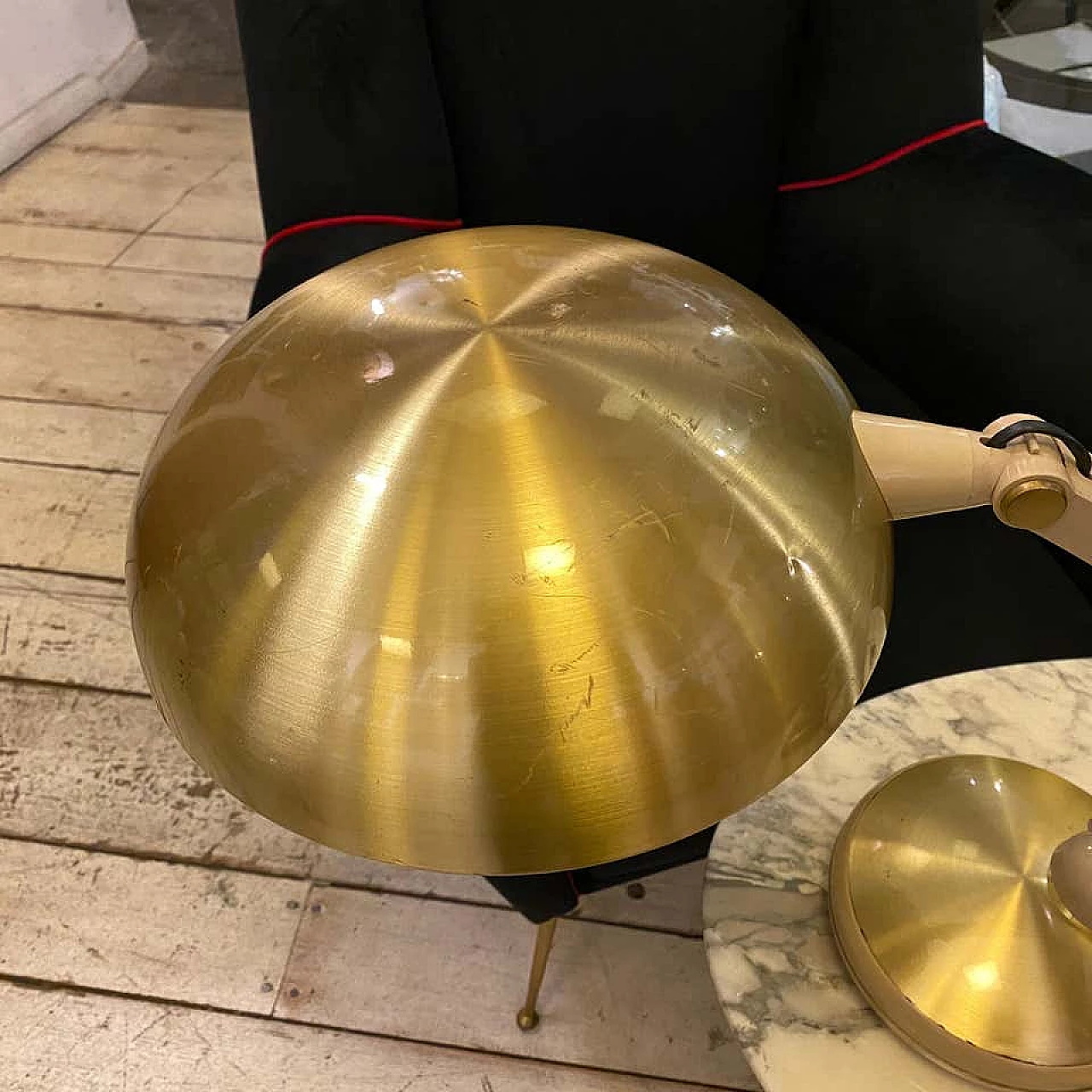 Lampada da scrivania in stile Arredoluce in plastica e ottone, anni '60 1194631