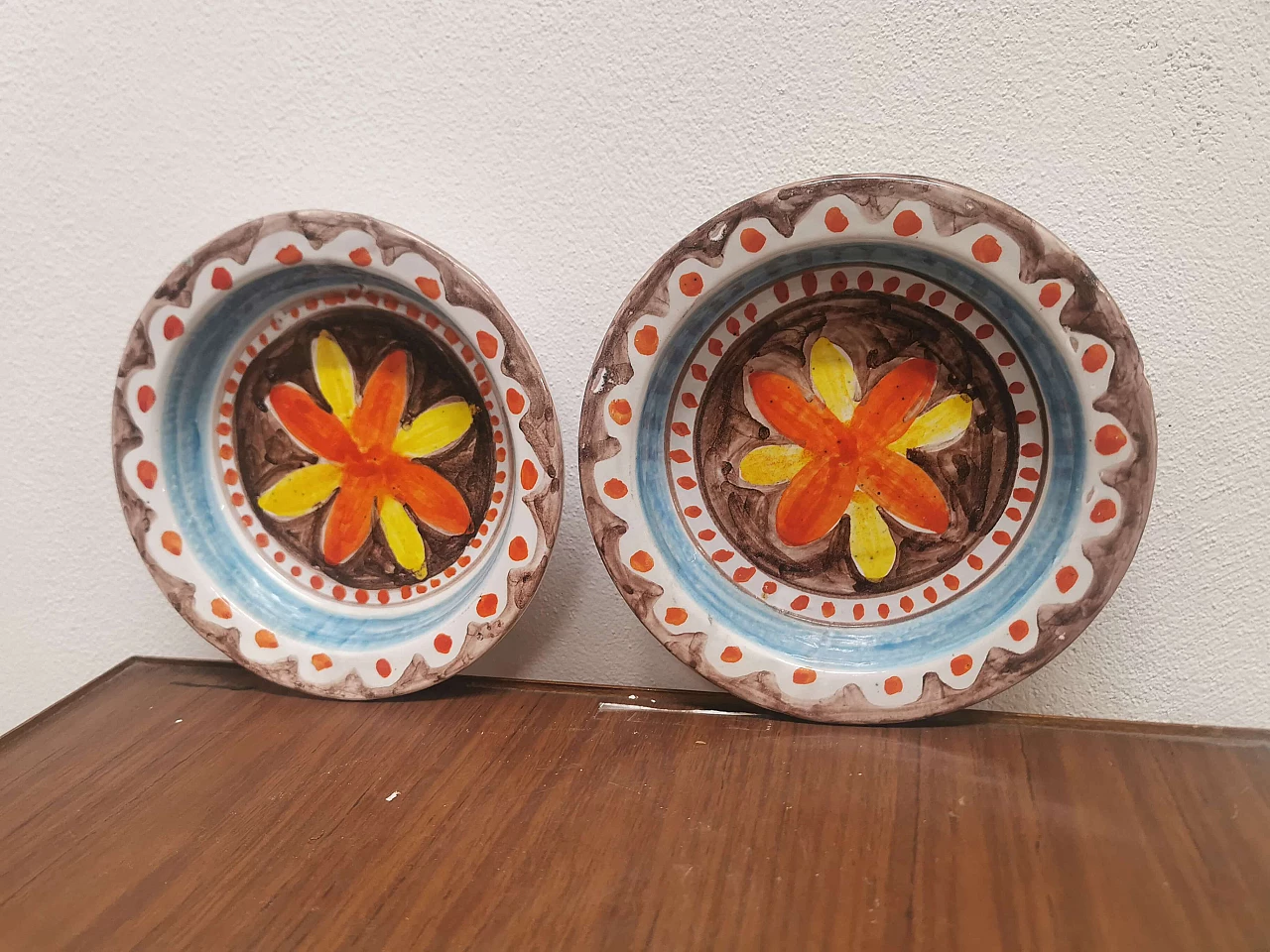 Coppia di piatti in ceramica De Simone, anni '70 1194816