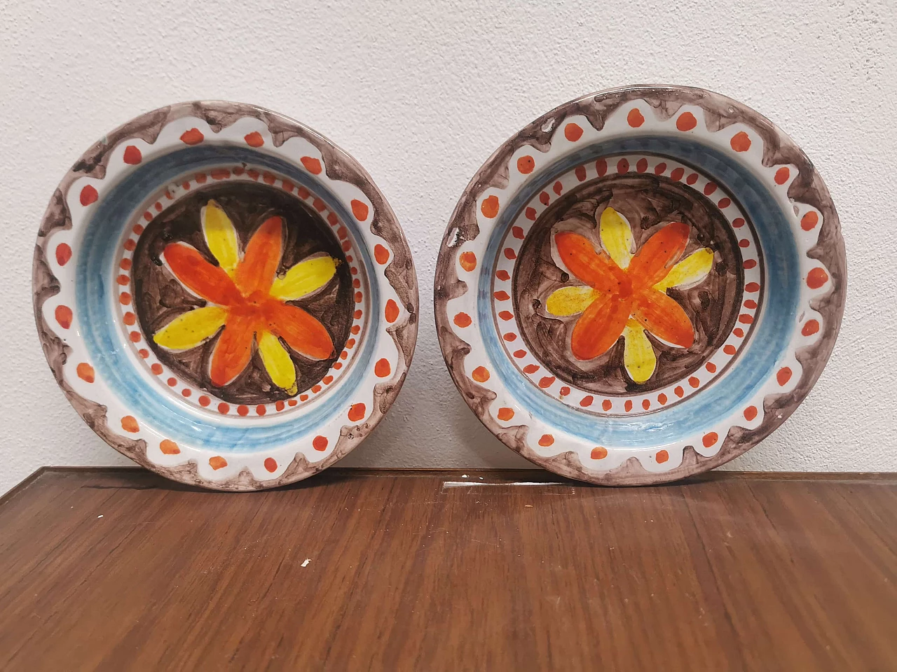 Coppia di piatti in ceramica De Simone, anni '70 1194817