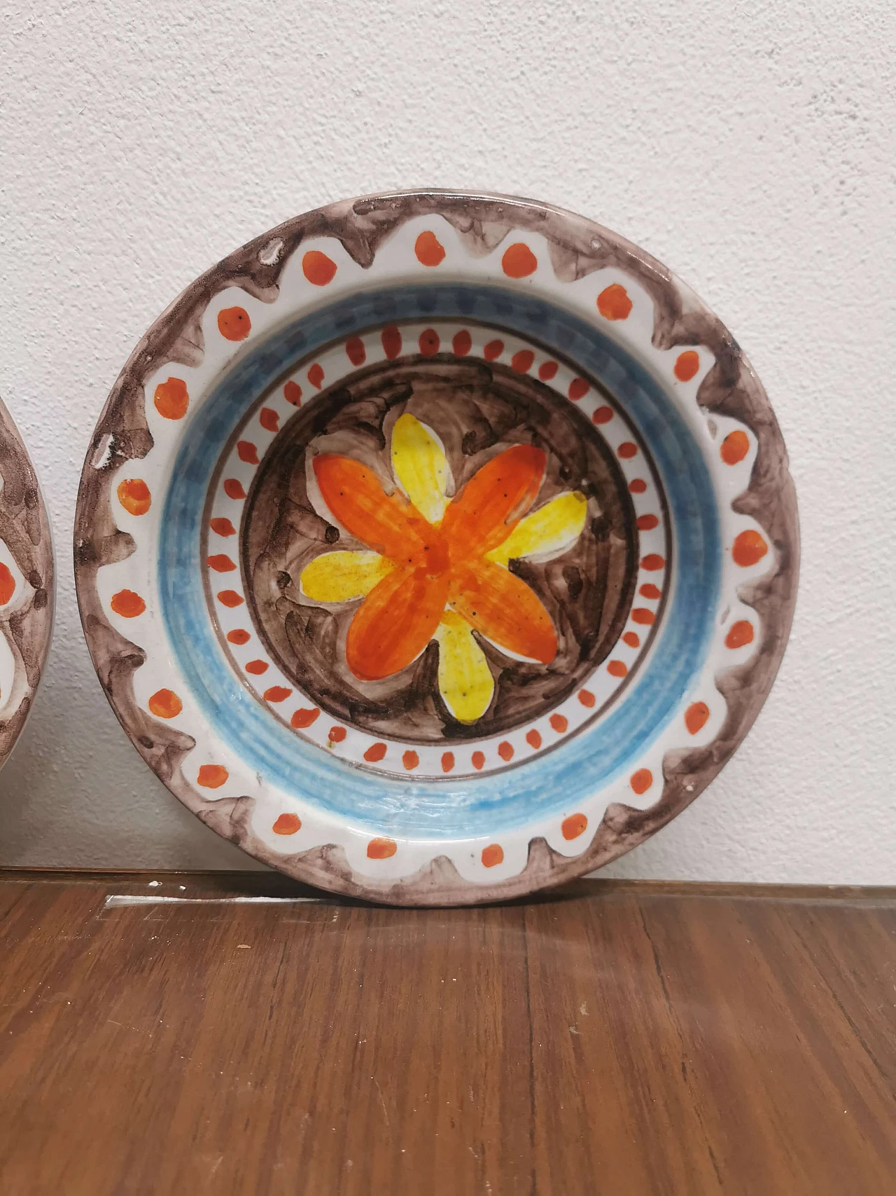 Coppia di piatti in ceramica De Simone, anni '70 1194819