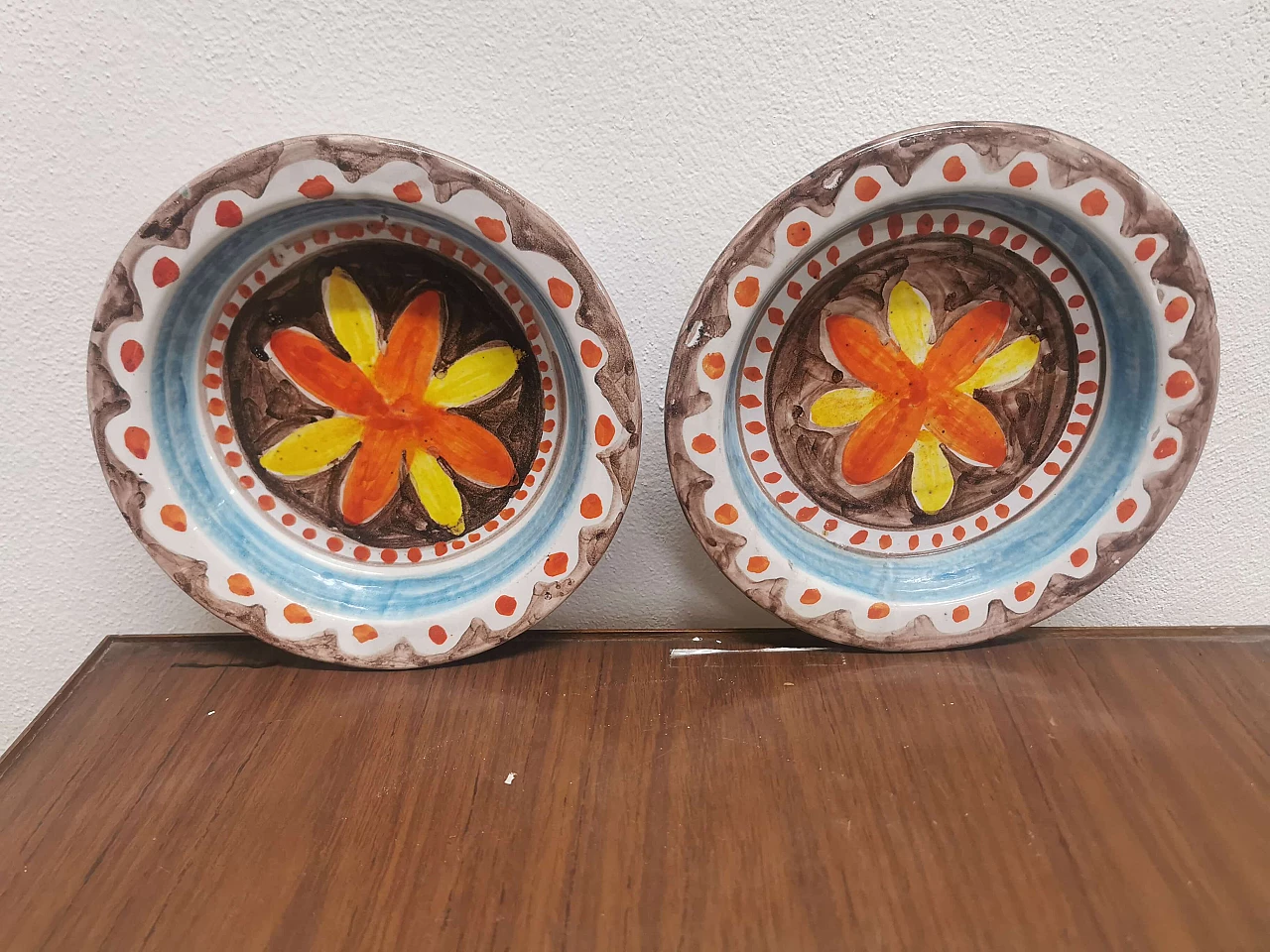 Coppia di piatti in ceramica De Simone, anni '70 1194823