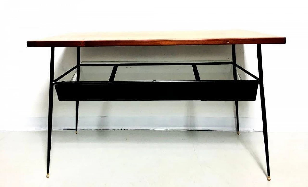 Tavolino in teak con portariviste, anni '50 1195058