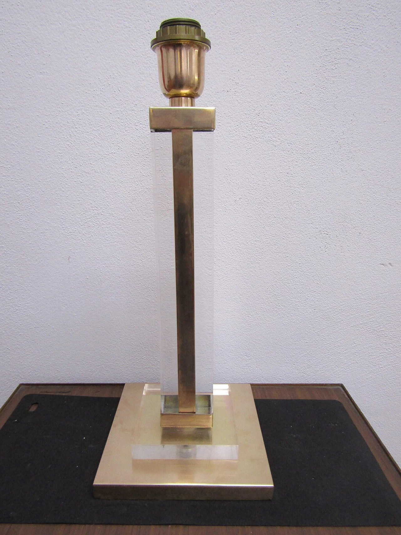 Lampada da tavolo in metallo e plexiglas nello stile di Romeo Rega, anni '70 1197121