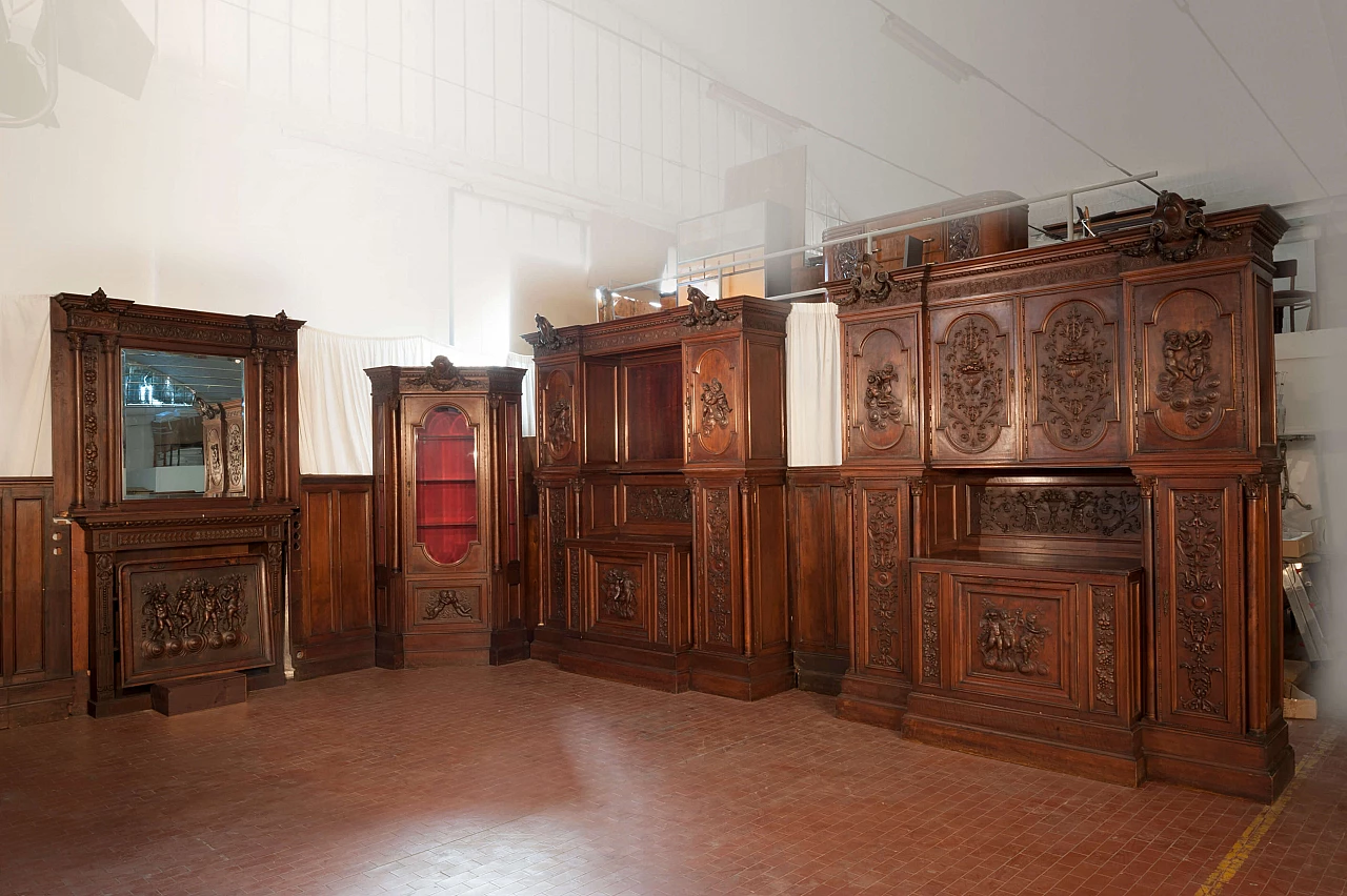 Walnut carved living room, 19th century 1197588