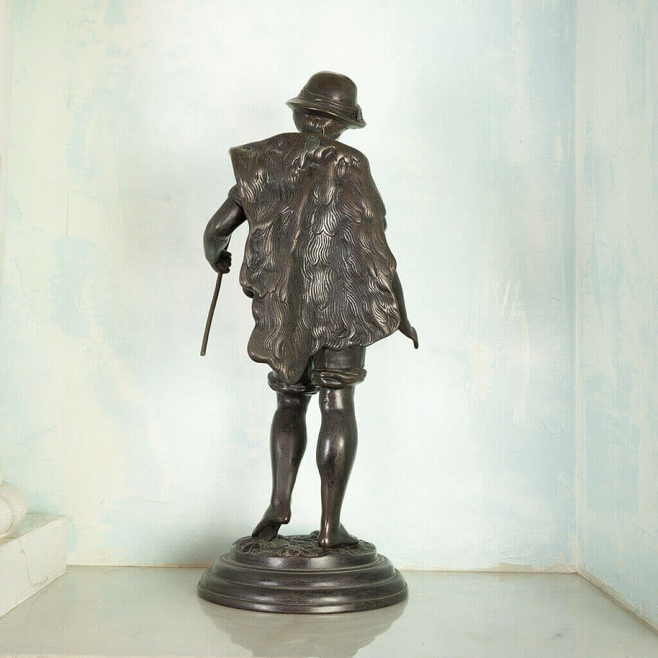 Bronze statue of fisherman, 10s 1197752