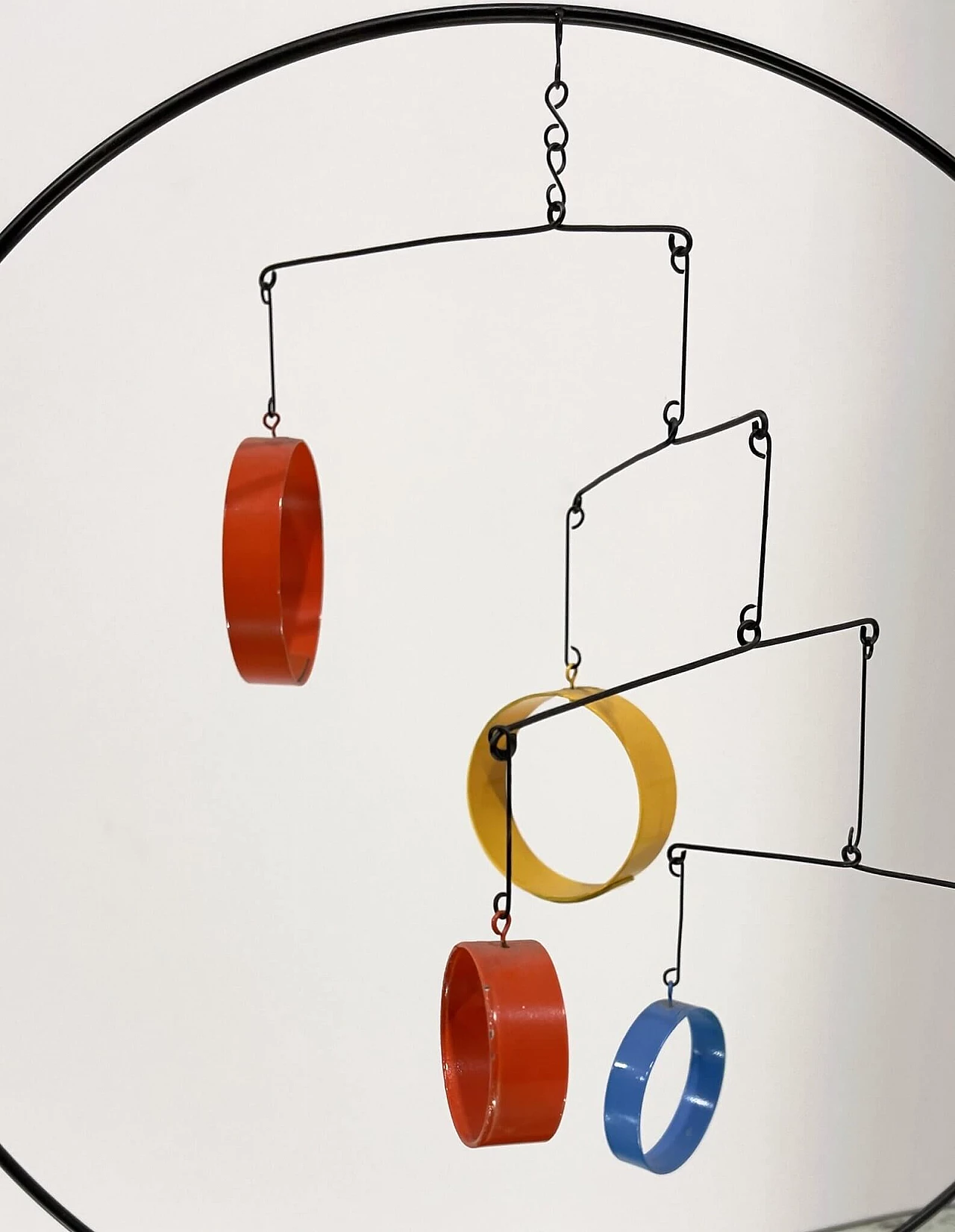 Scultura mobile cinetica verticale nello stile di Alexander Calder, anni '70 1197940