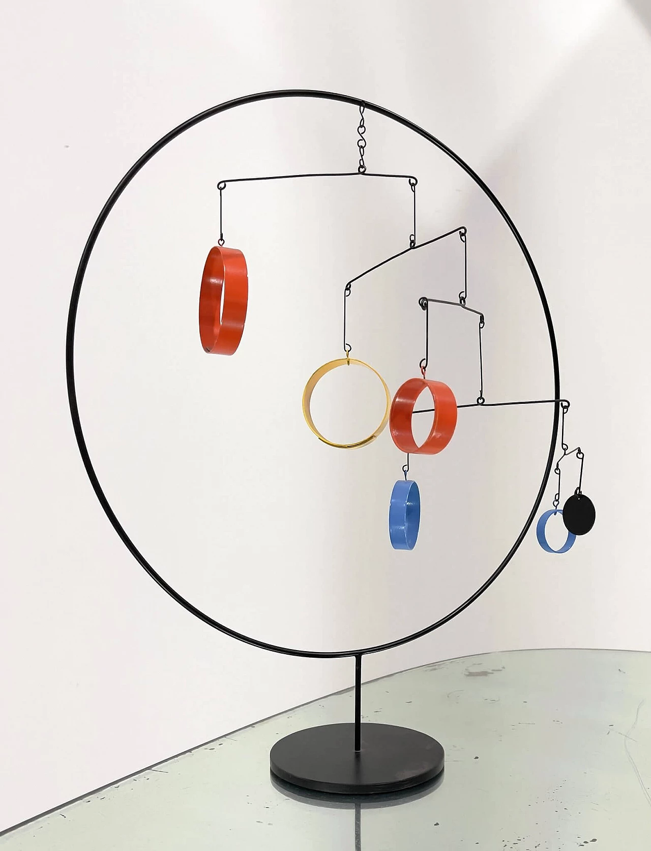 Scultura mobile cinetica verticale nello stile di Alexander Calder, anni '70 1197942