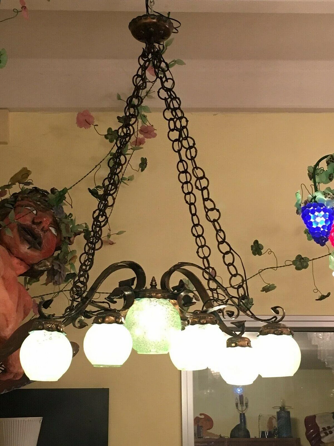 Lampadario in ferro battuto e vetro di Murano di Longobard, anni '60 1198793