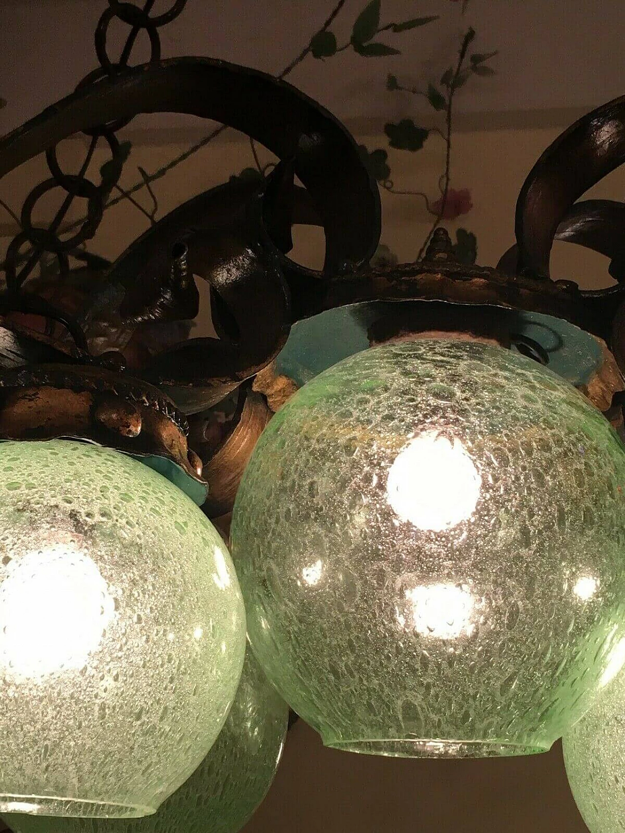 Lampadario in ferro battuto e vetro di Murano di Longobard, anni '60 1198794