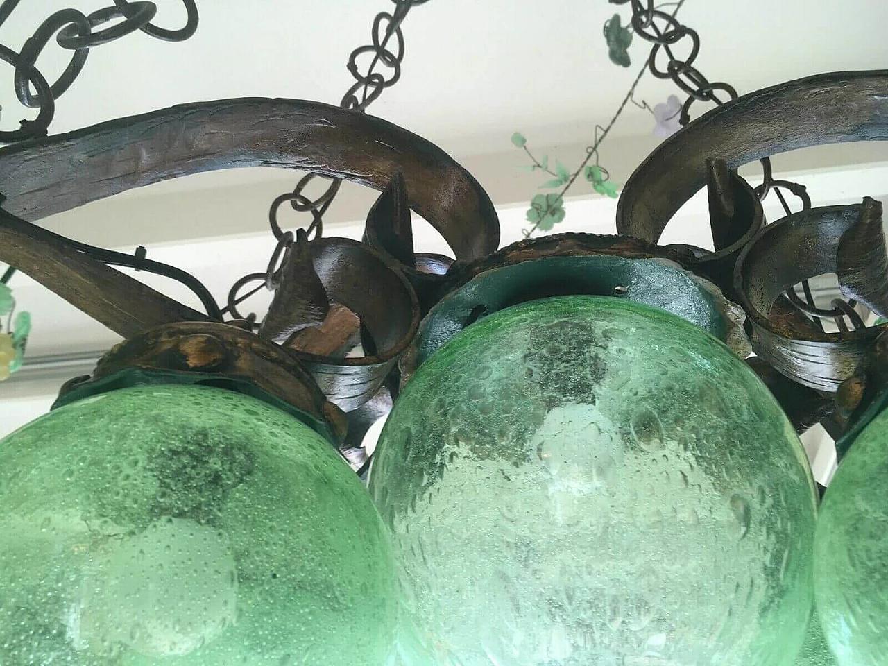 Lampadario in ferro battuto e vetro di Murano di Longobard, anni '60 1198796