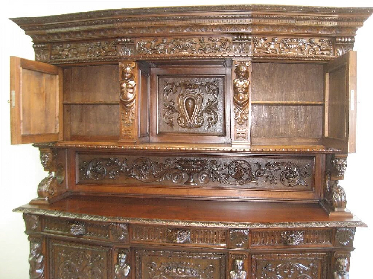 Renaissance style walnut sideboard, early '900 1198970