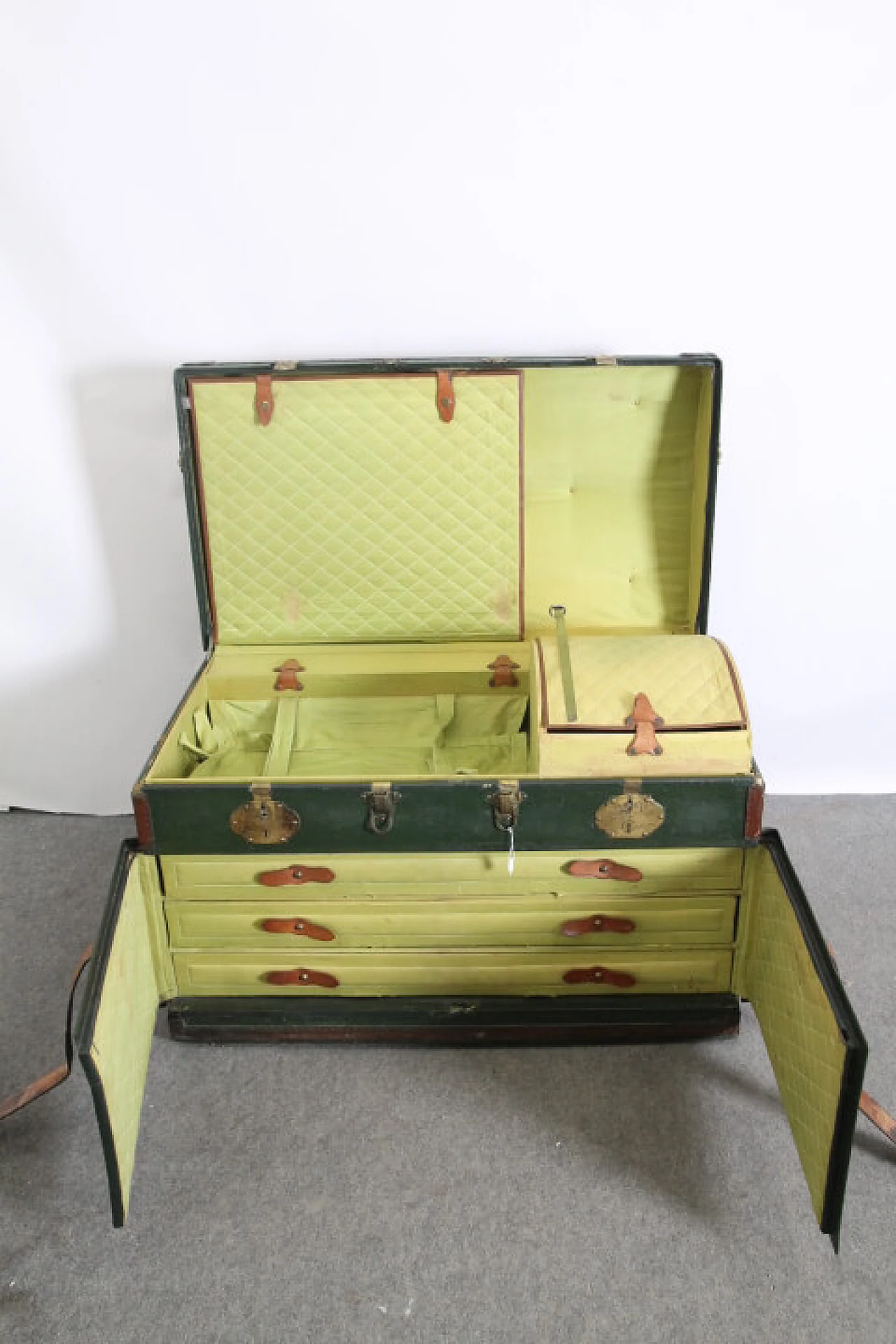 Travel trunk, 30s 1199560