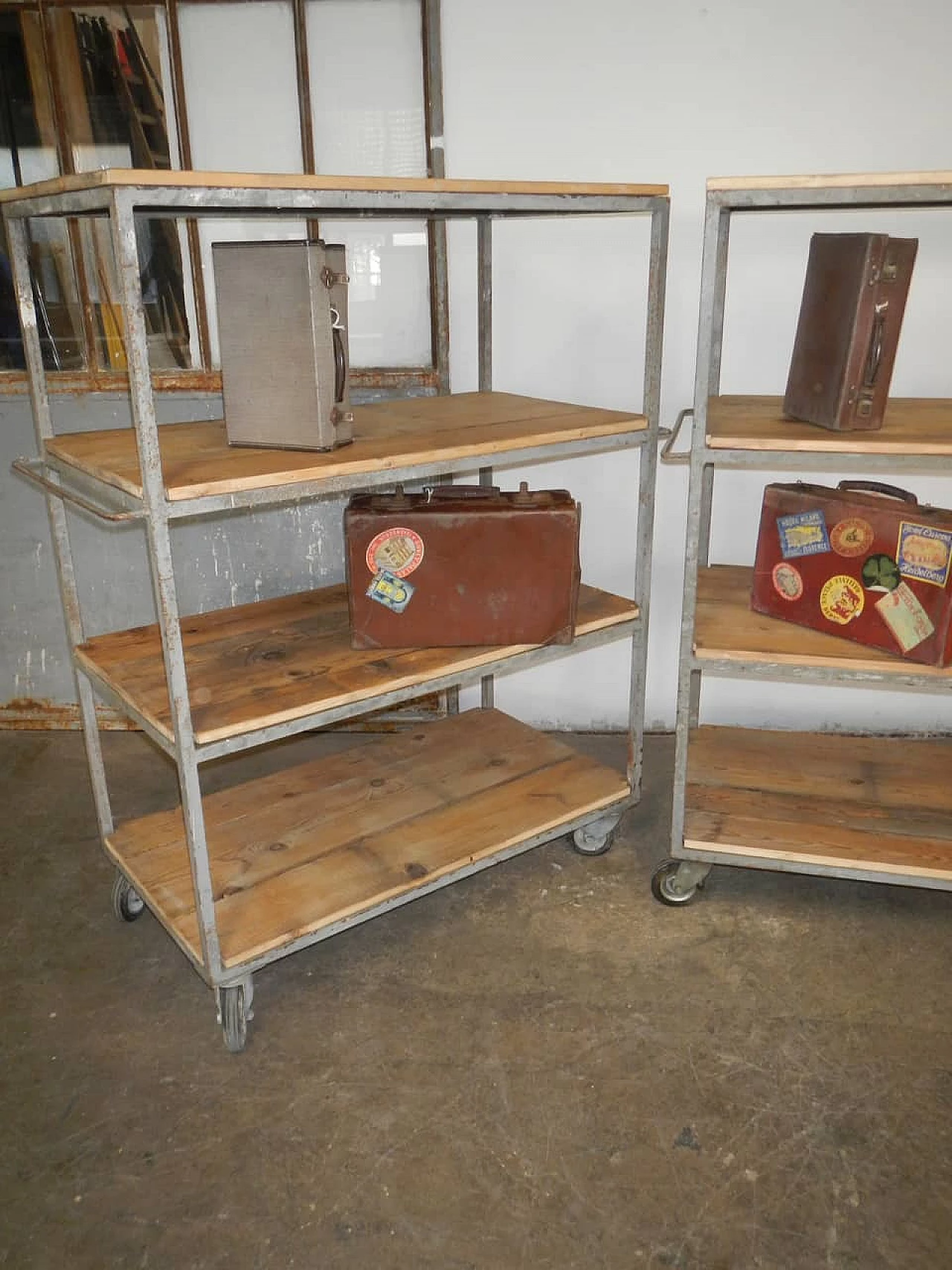 Potters trolley with wheels and shelves in fir wood, 70s 1200574