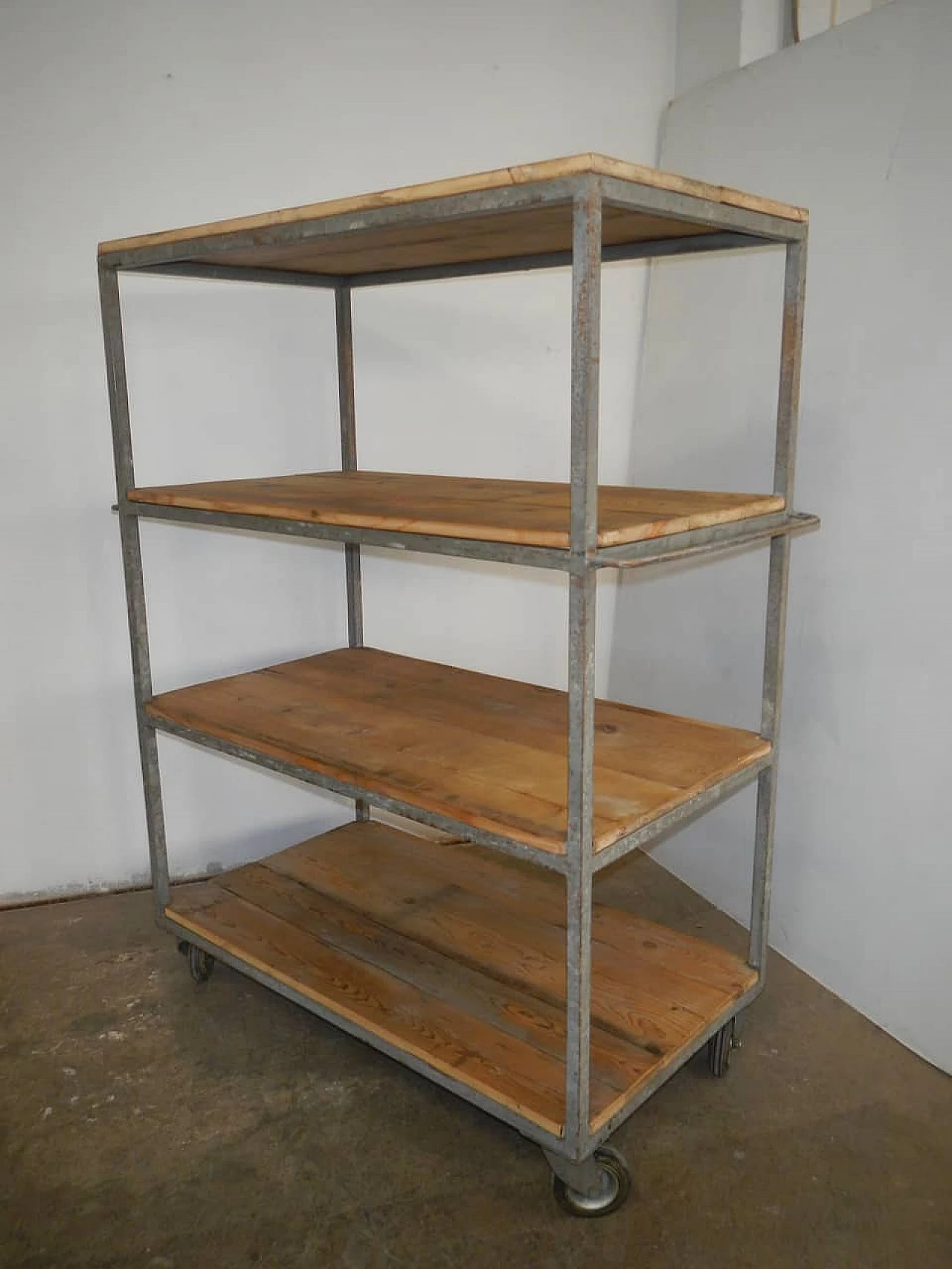 Potters trolley with wheels and shelves in fir wood, 70s 1200580