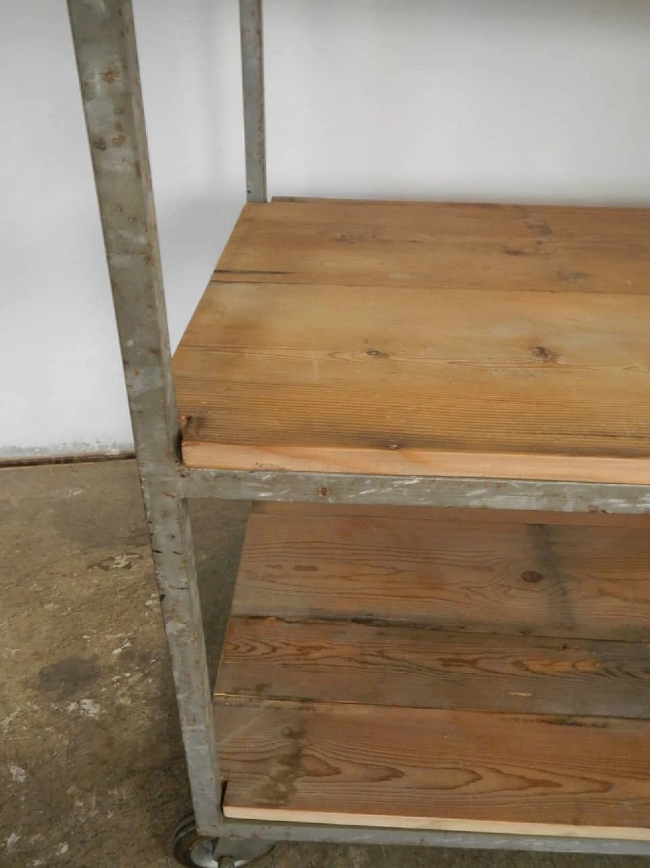 Potters trolley with wheels and shelves in fir wood, 70s 1200585