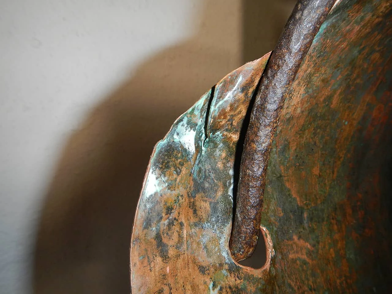 Flower vase with handle in embossed copper, 20s 1200790