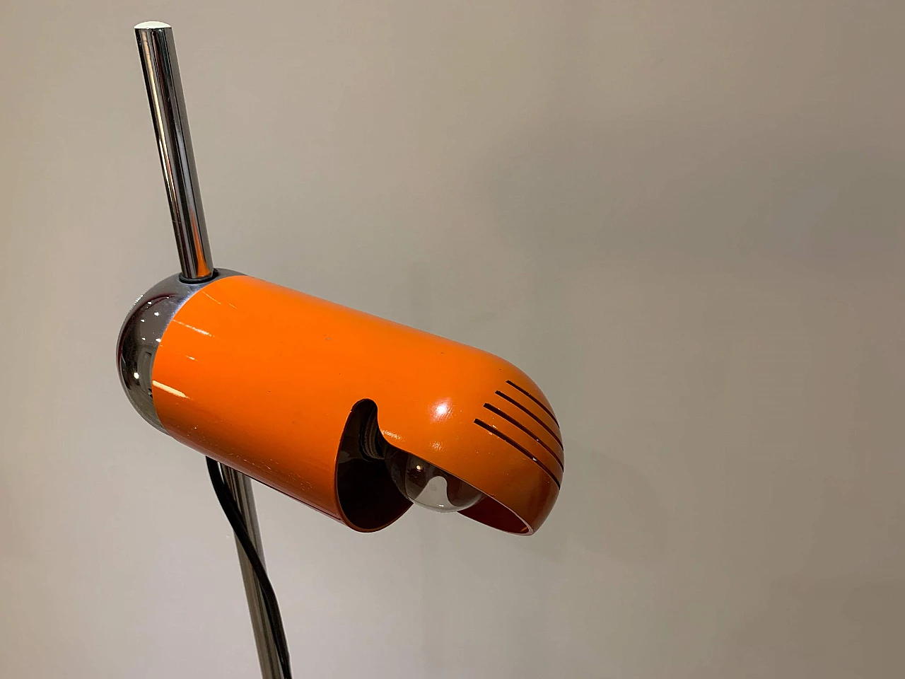 Lampada da terra arancione, anni '60 1202679