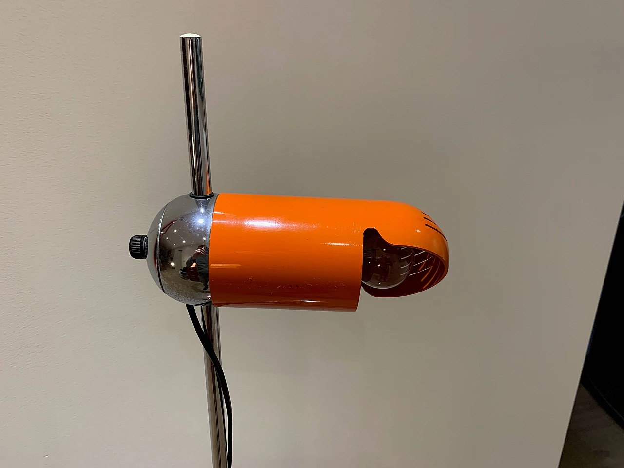 Lampada da terra arancione, anni '60 1202680