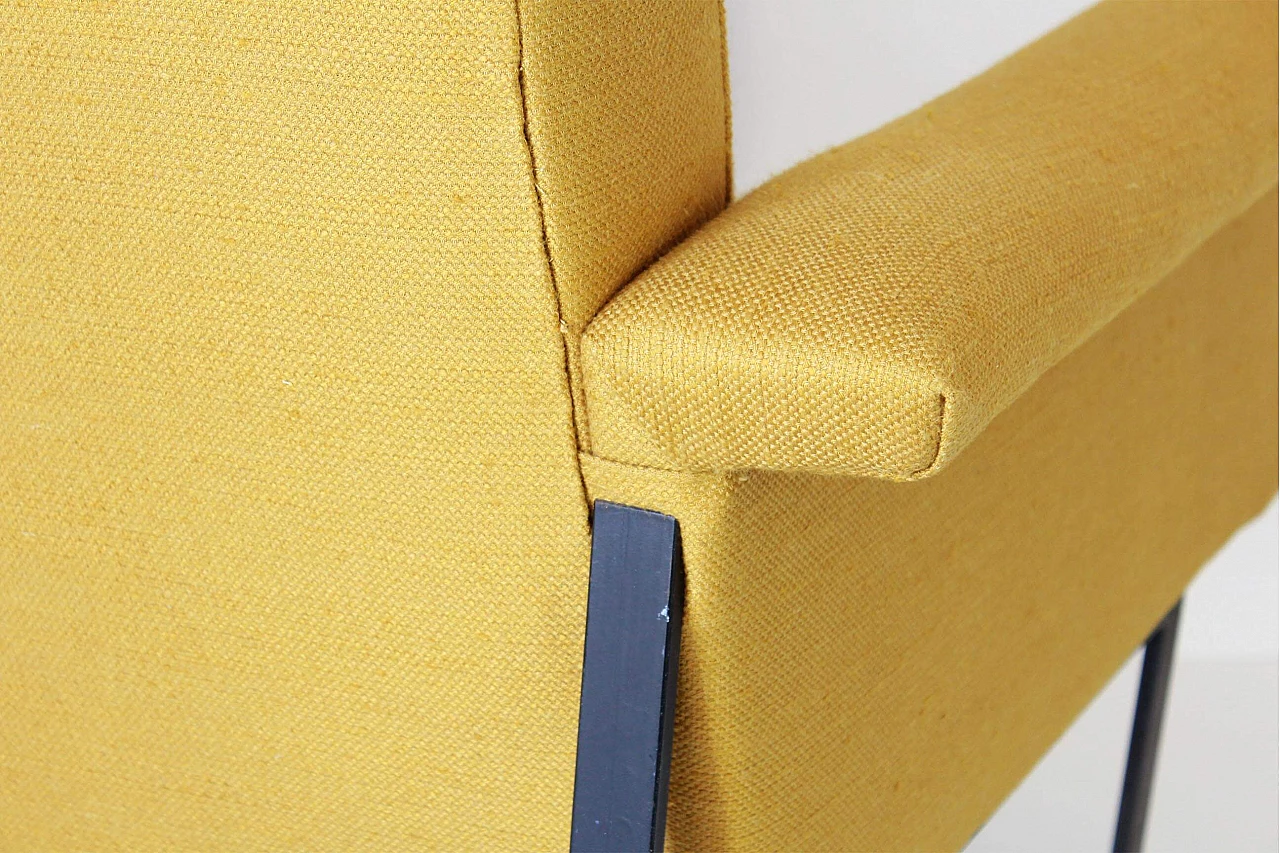 Poltrona in tessuto color giallo, anni '50 1204816