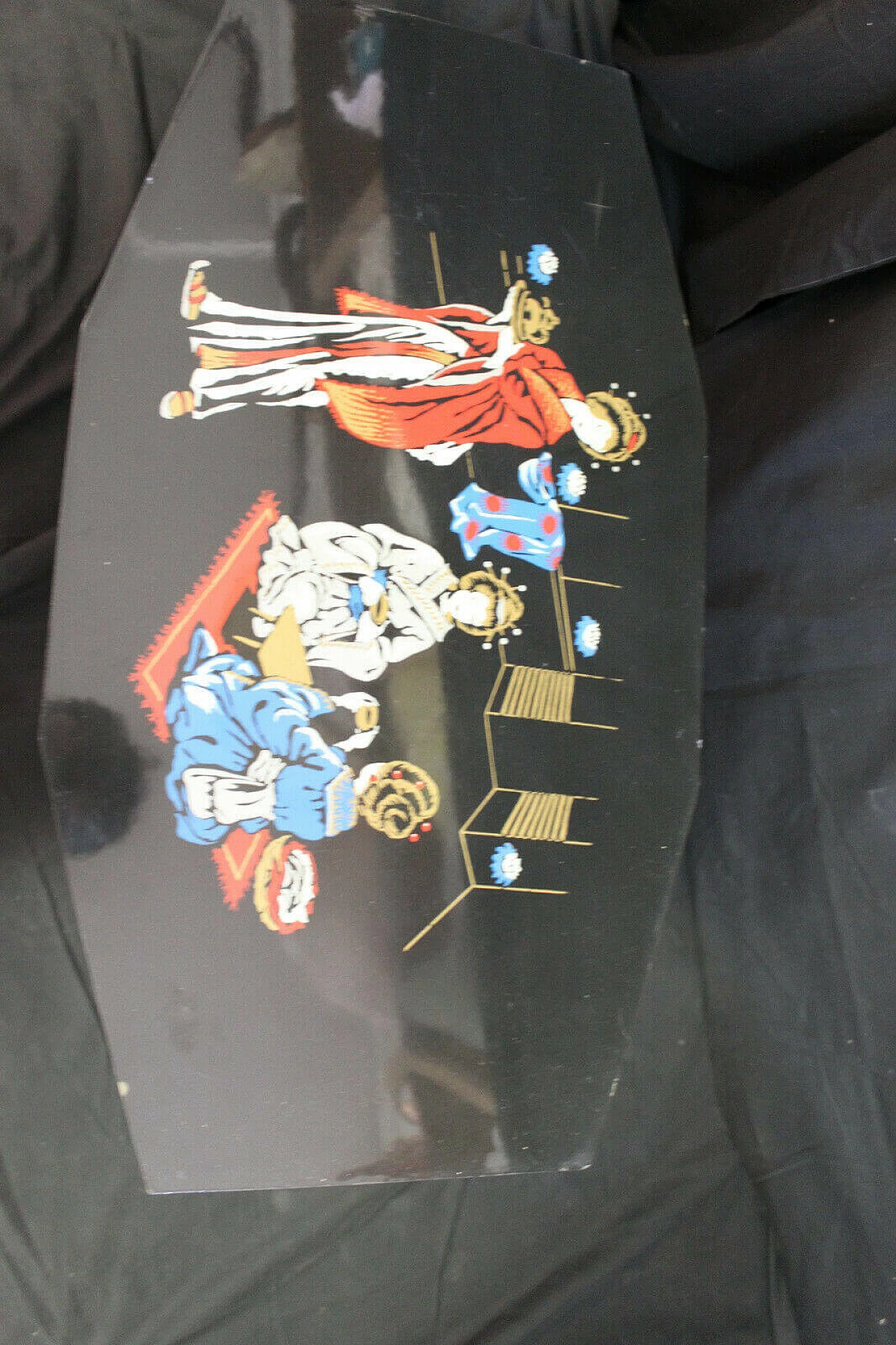 Tavolino dipinto in legno e ottone, anni '50 1205089