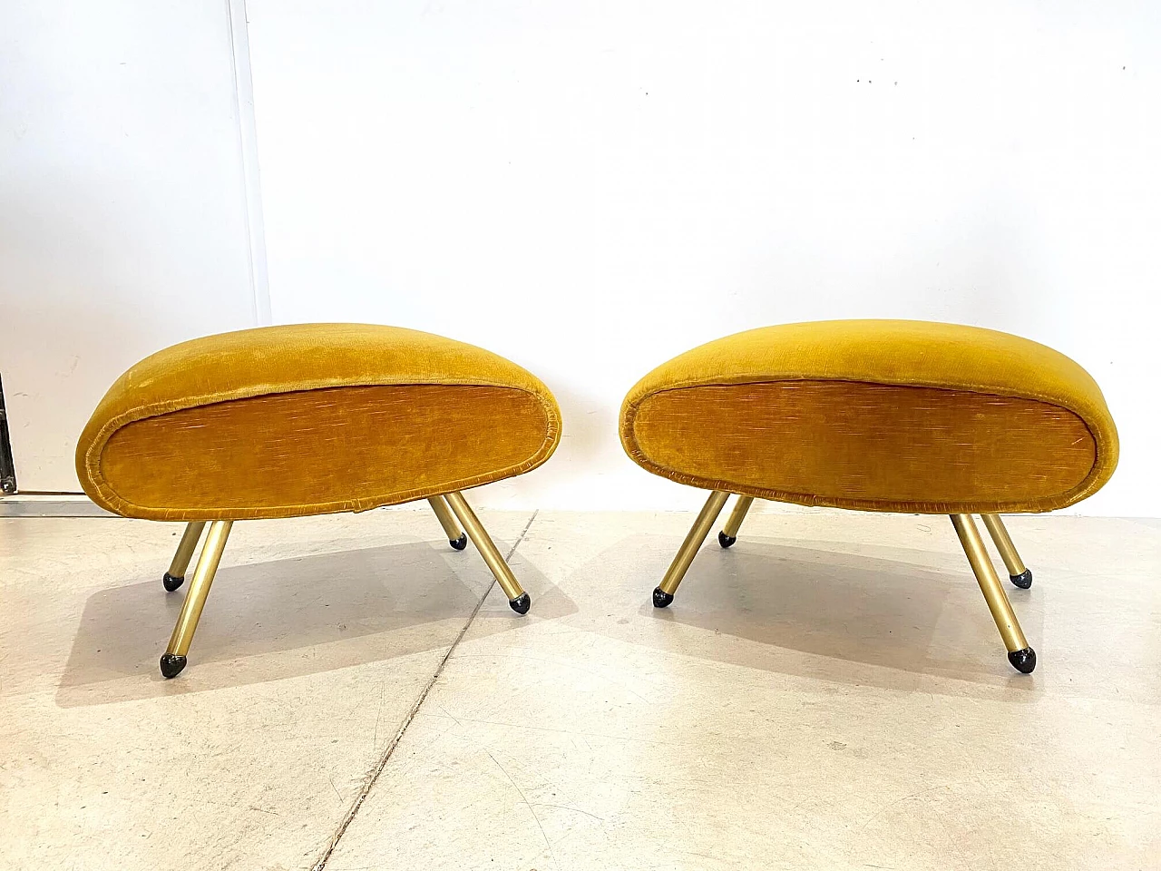 Pair of yellow stools in yellow velvet, 60s 1205145