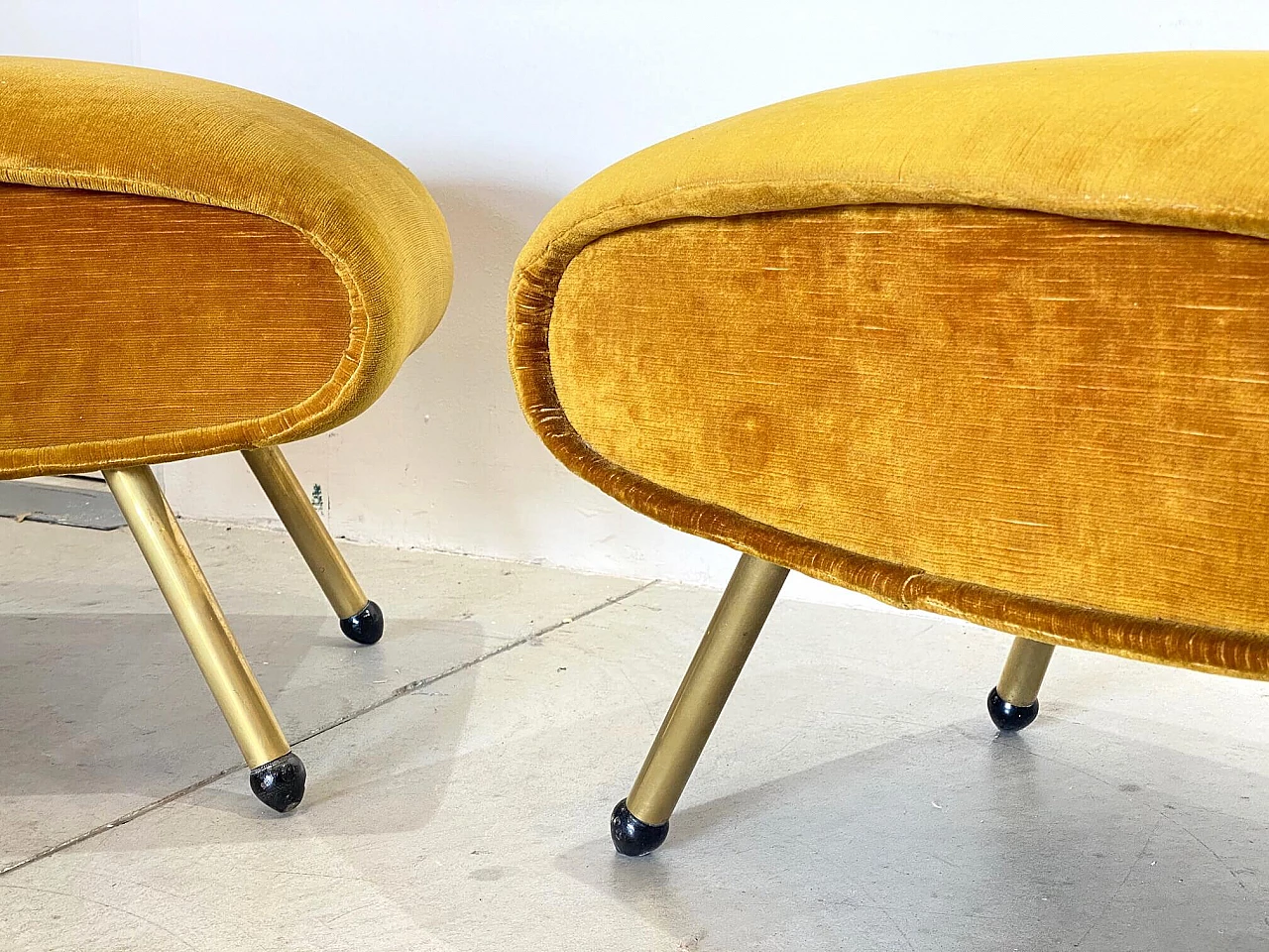 Pair of yellow stools in yellow velvet, 60s 1205149