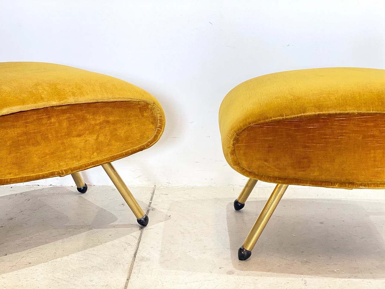 Pair of yellow stools in yellow velvet, 60s 1205164