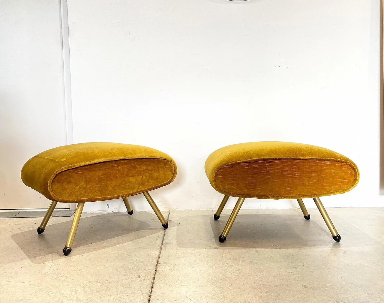Pair of yellow stools in yellow velvet, 60s 1205167