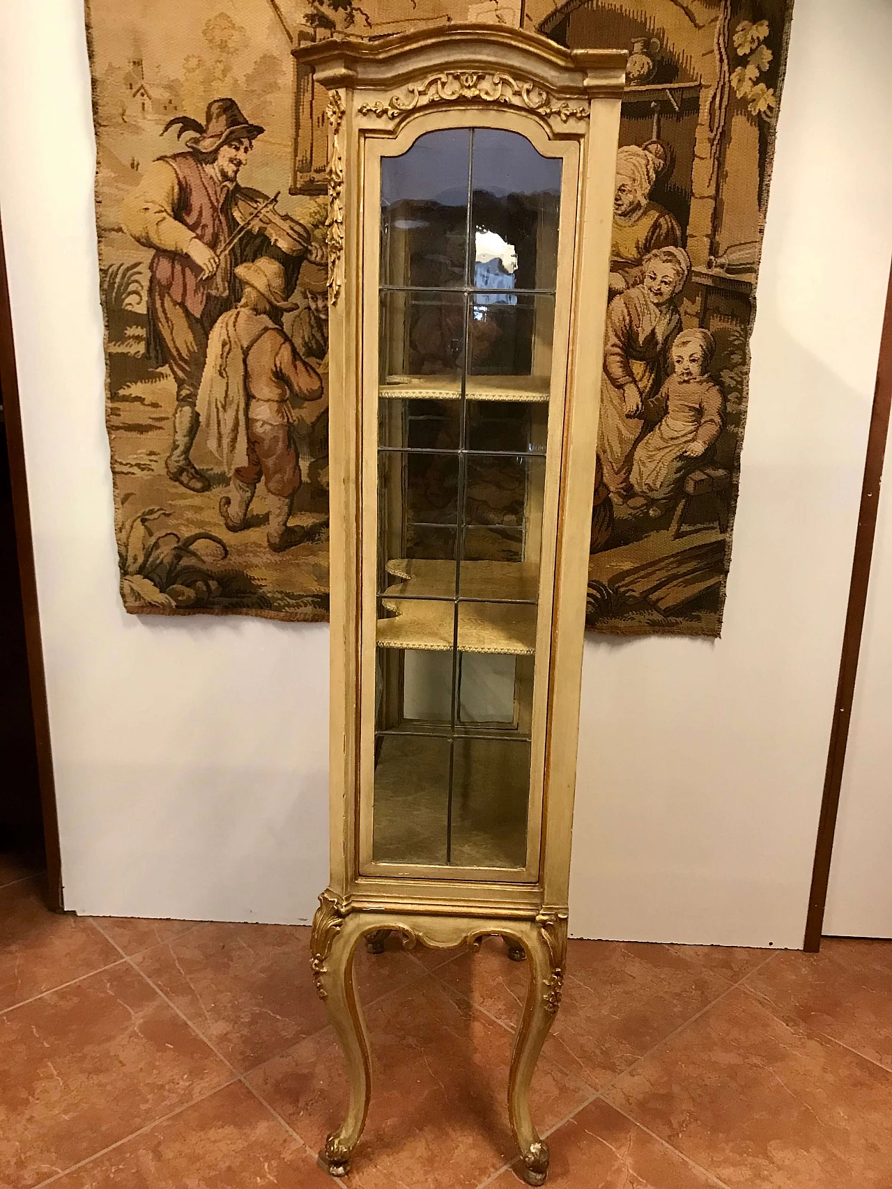 Louis XVI lacquered and gilded showcase with cathedral glass, Turin, original 18th century 1205609