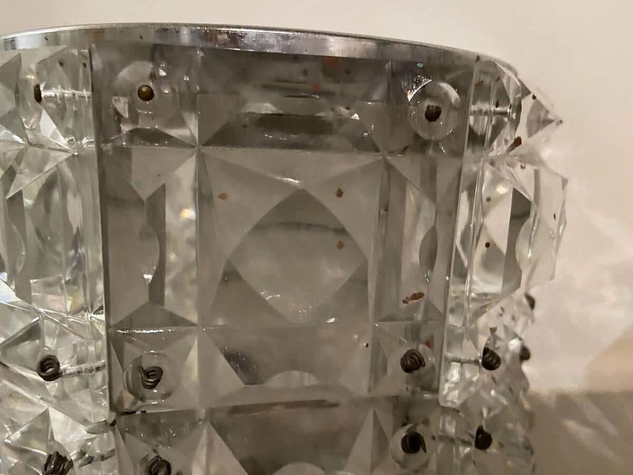 Coppia di applique semicircolari con cornice cromata, anni '70 1207282