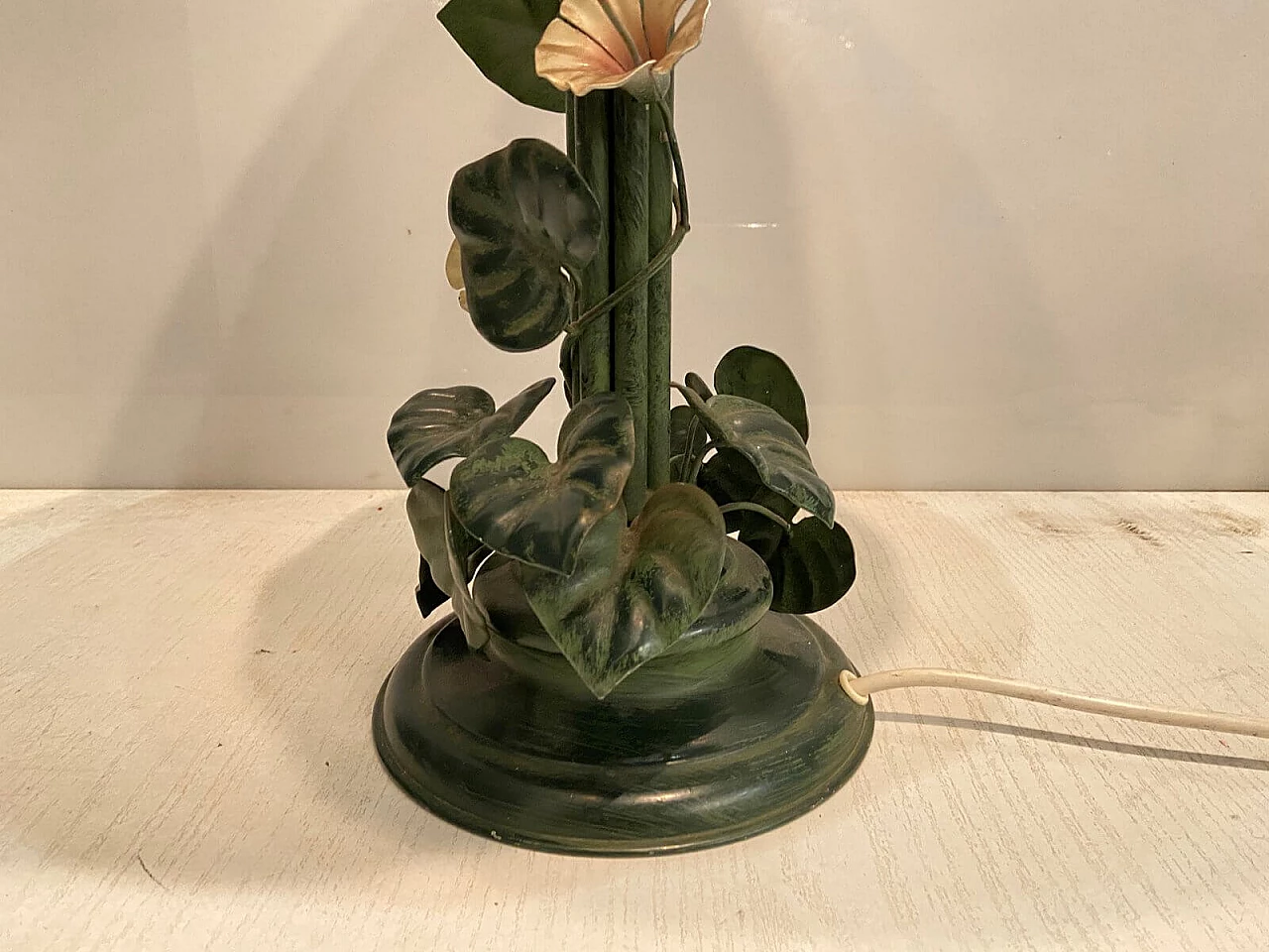 Table lamp with metal flowers, 70s 1207801